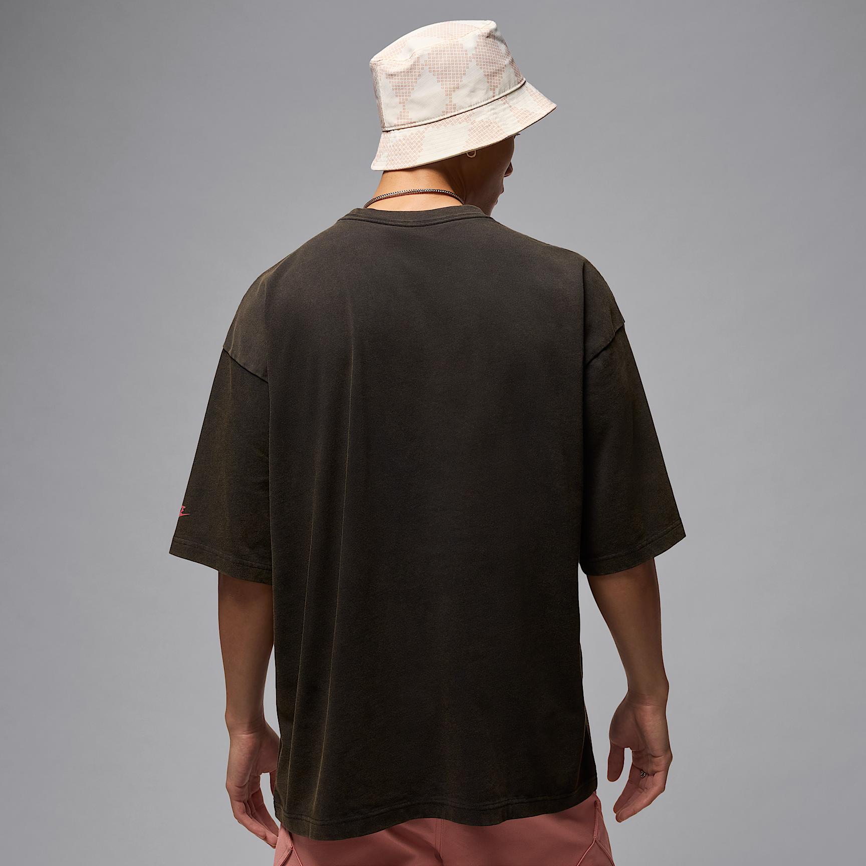 Mens Jordan Oversized Reissue T-Shirt | HQ8982-010 Product Image