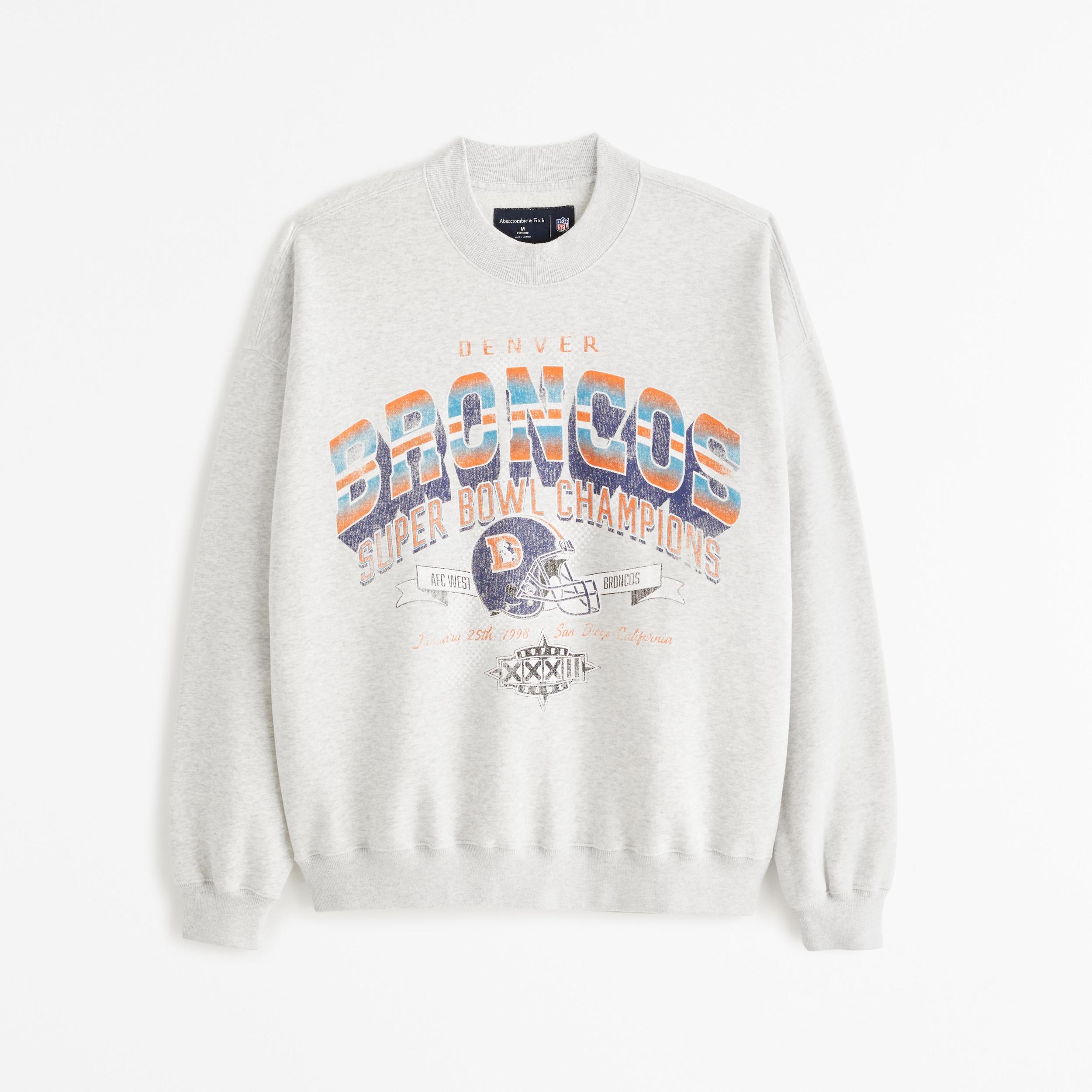 New England Patriots Graphic Crew Sweatshirt Product Image