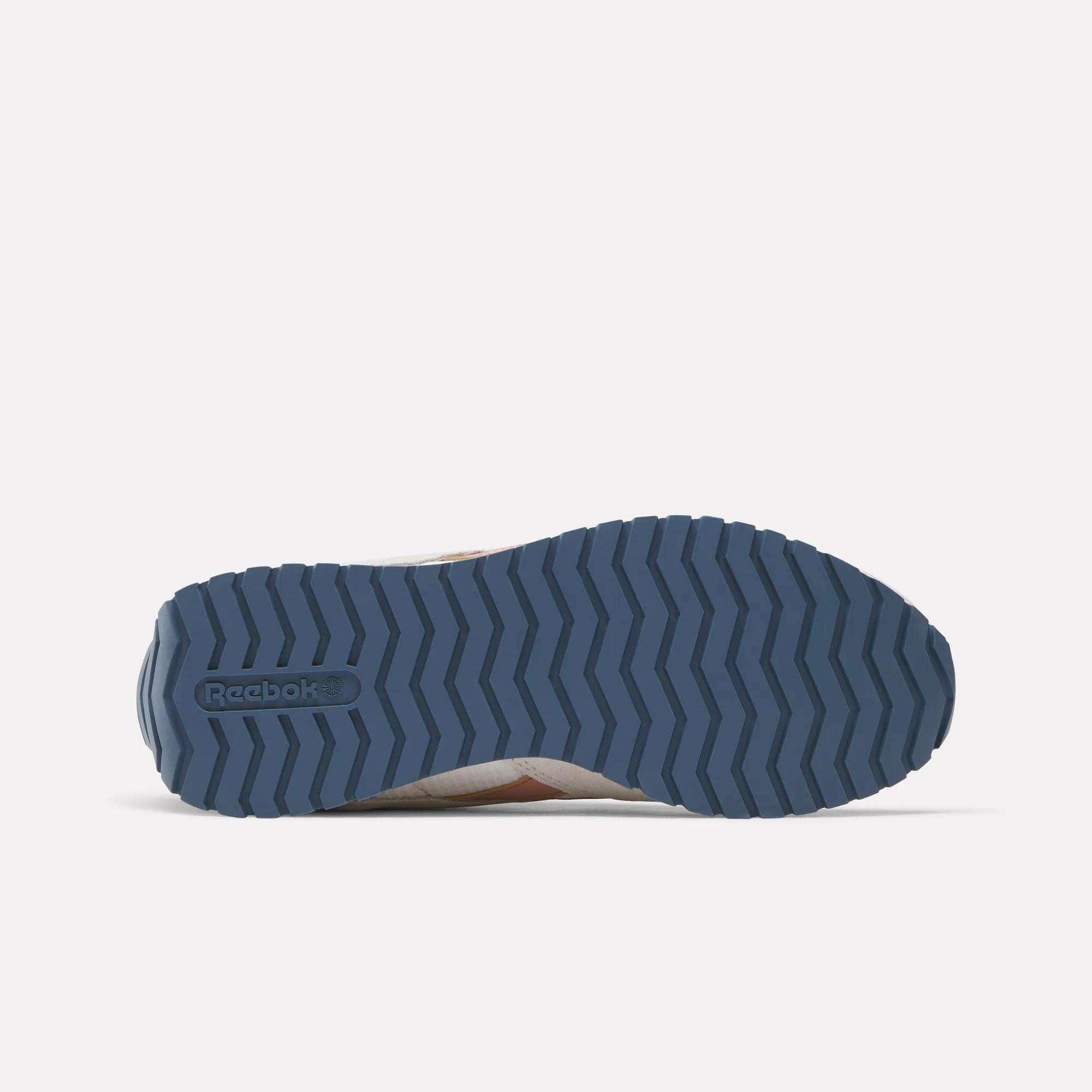 Women's Classic AZ Shoes Female Product Image