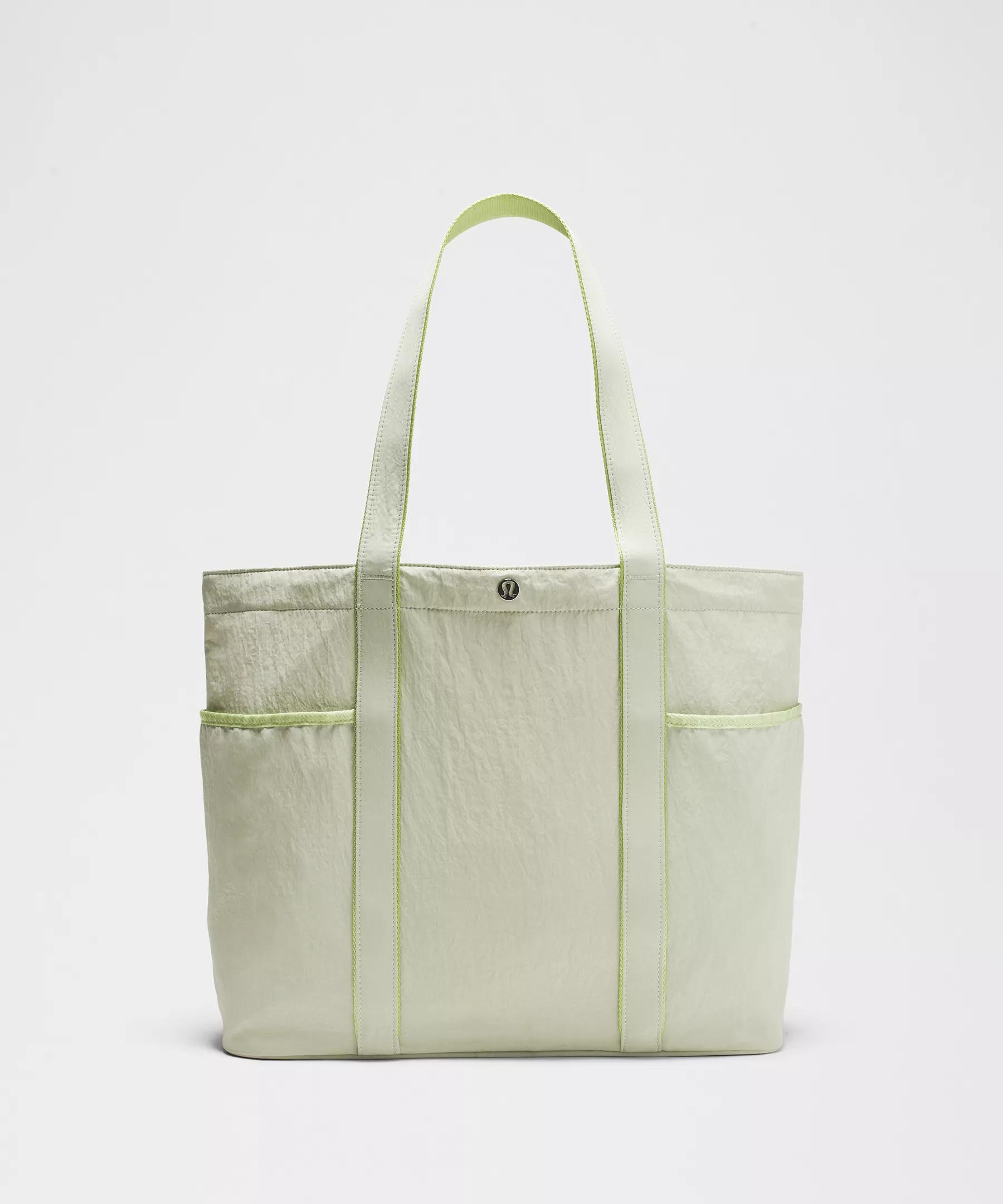 Daily Multi-Pocket Tote Bag 20L Product Image