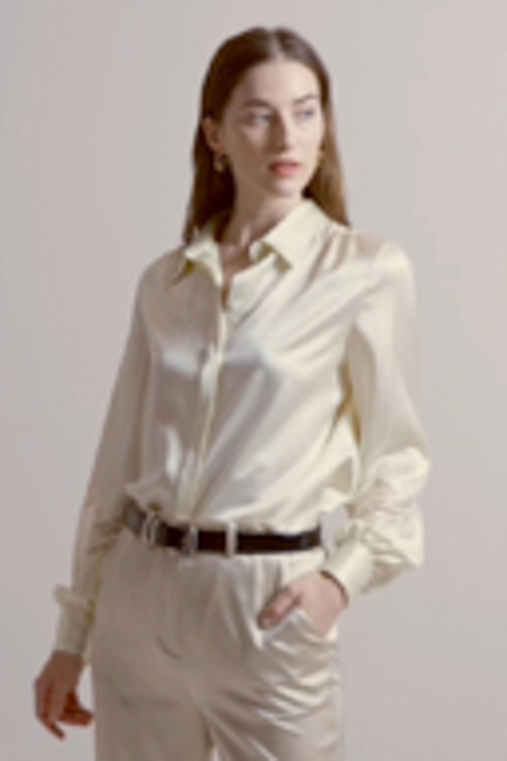 Armeria Lace Blouse Product Image