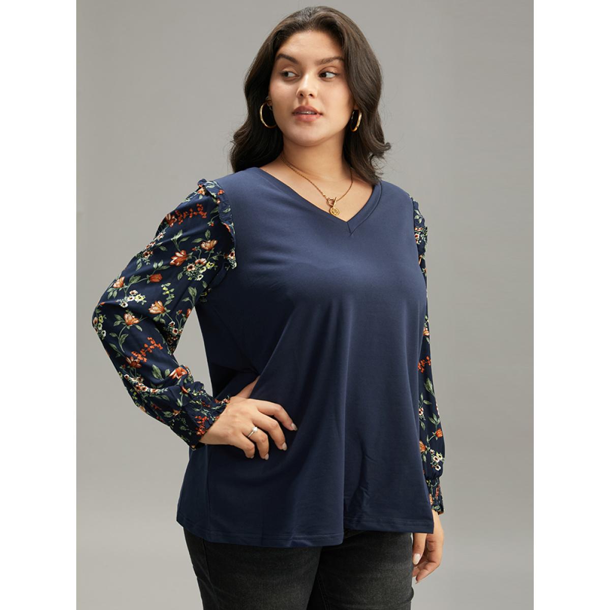 Plus Size Plants Print Patchwork Shirred Frill Trim T-shirt Navy Women Elegant Patchwork Ditsy Floral V-neck Dailywear T-shirts BloomChic 12/L Product Image