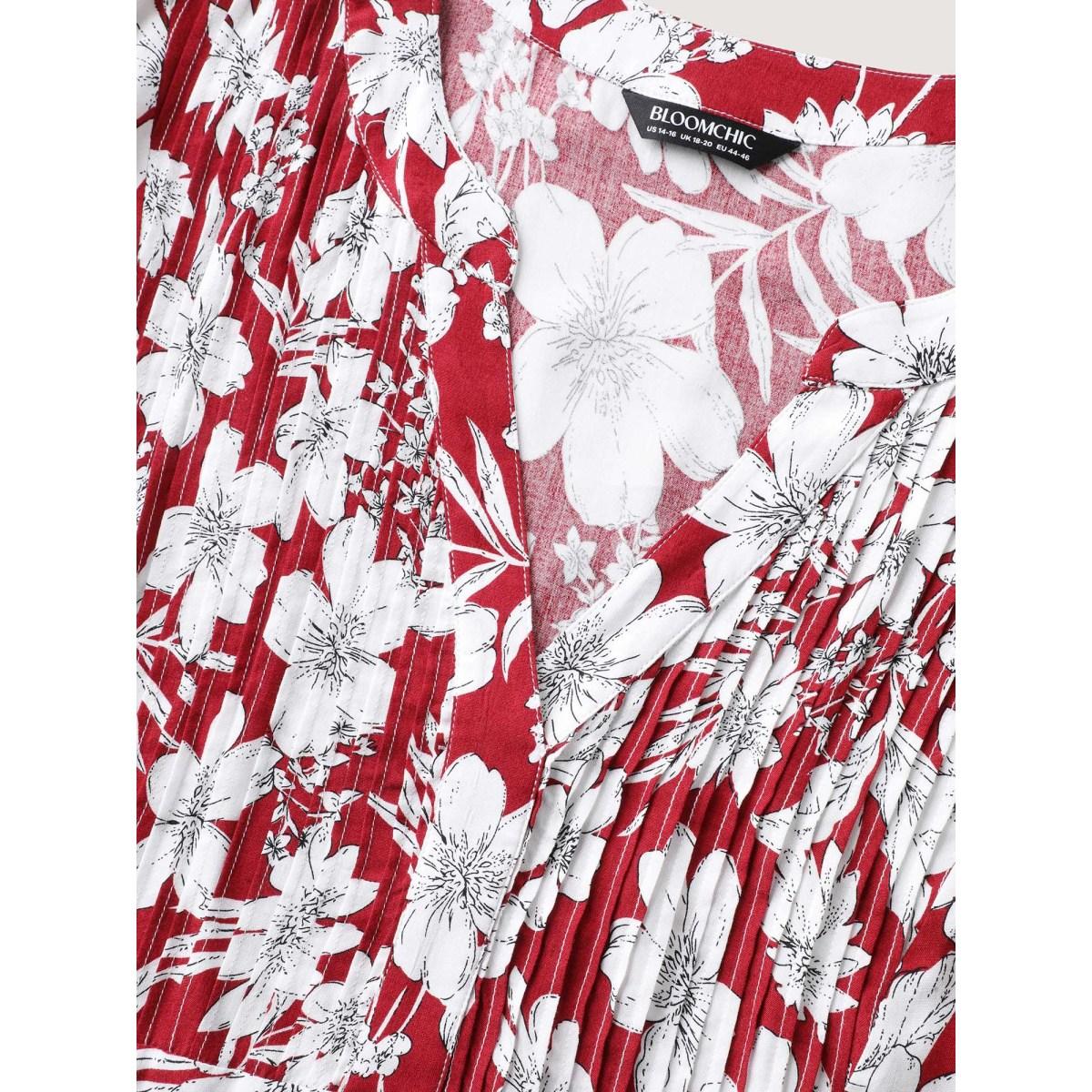 Plus Size Scarlet Silhouette Floral Toothpick Pleat Blouse Women Timeless Cap Sleeve Flat collar with V-notch Elegant Blouses BloomChic 30/6X Product Image