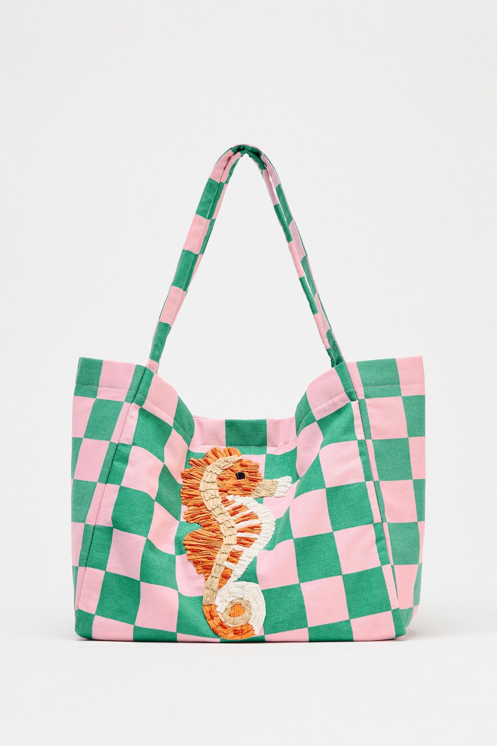 GRAPHIC WOVEN SHOPPER Product Image