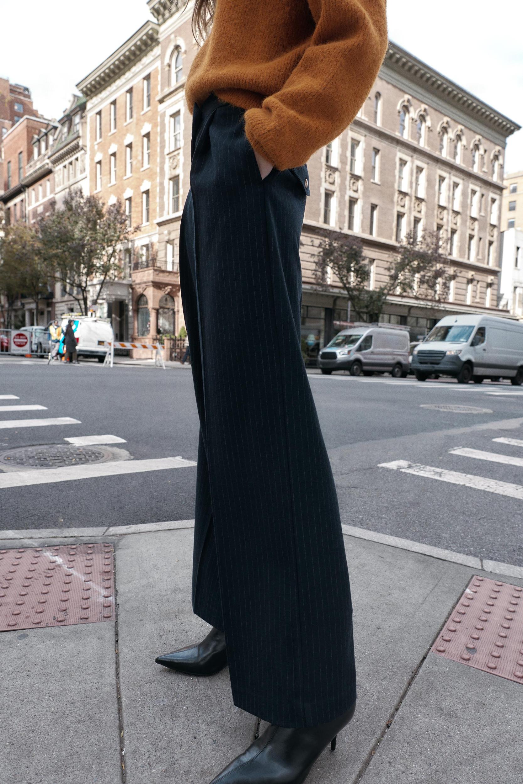 HIGH-WAISTED WIDE-LEG PANTS Product Image