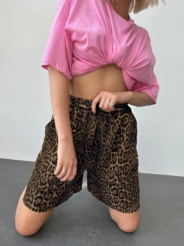 High Waisted Loose Elasticity Leopard Split-Joint Shorts Product Image