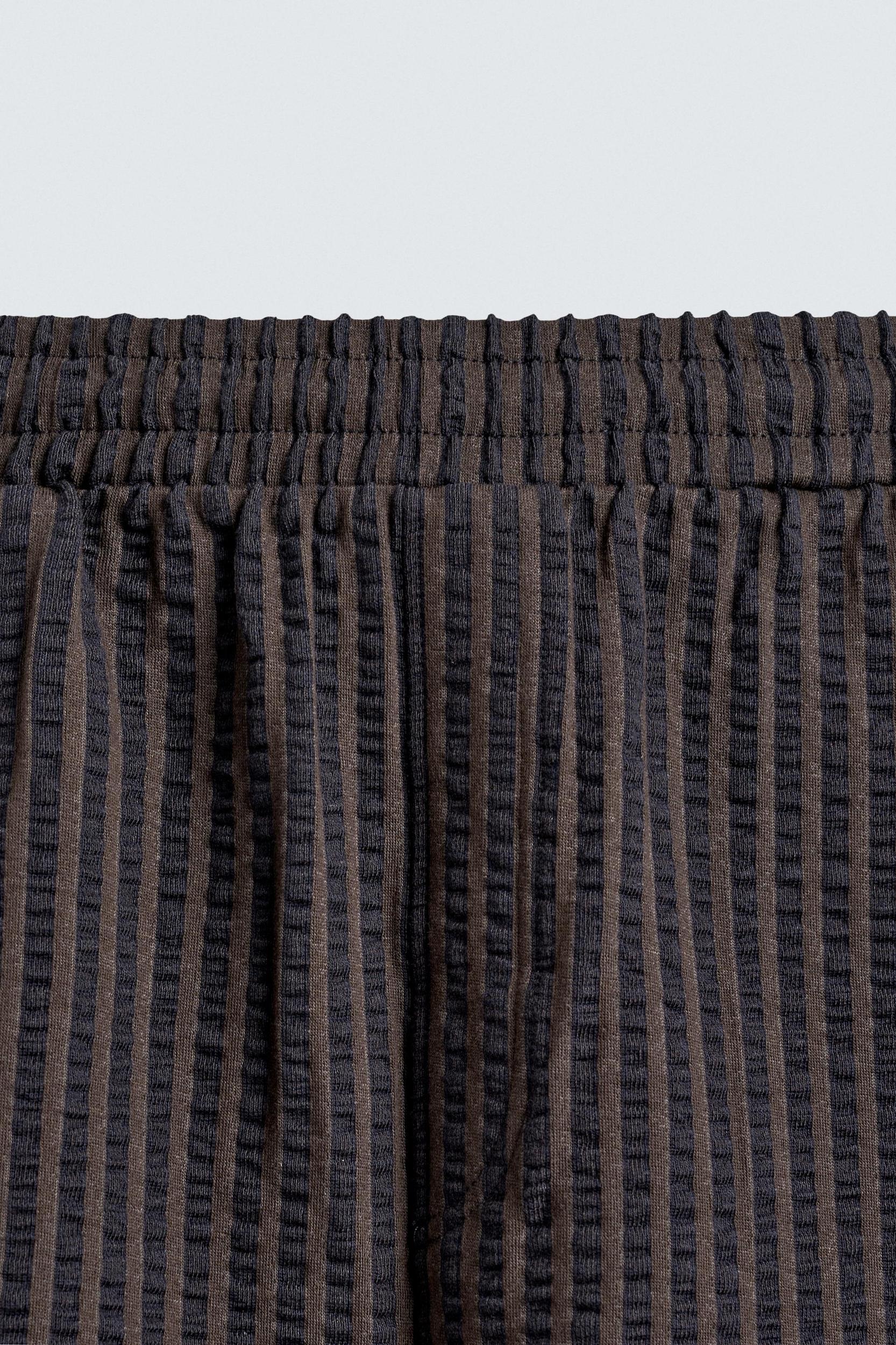COMFORT STRIPED SEERSUCKER SHORTS Product Image