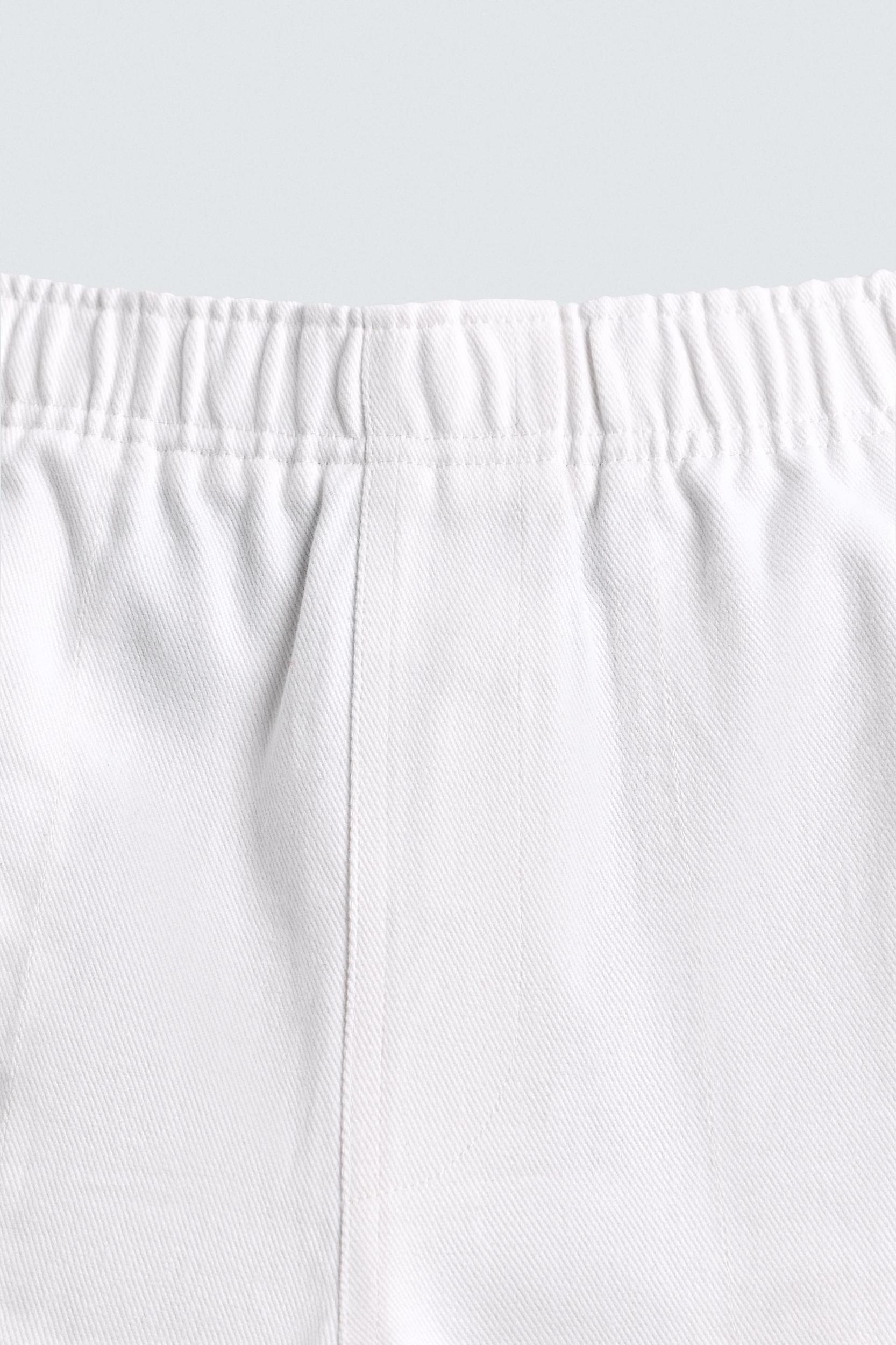 RELAXED FIT TEXTURED SHORTS Product Image