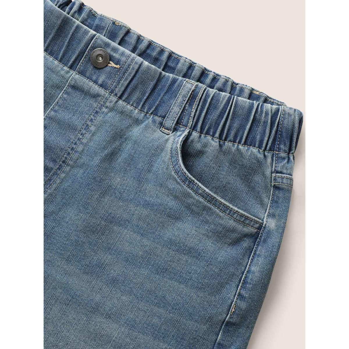 Plus Size Light Wash Button Up Roll Hem Denim Shorts Women Denimblue Roll Hem High stretch Everyday Slanted pocket Casual Denim Shorts BloomChic 16/1X Product Image