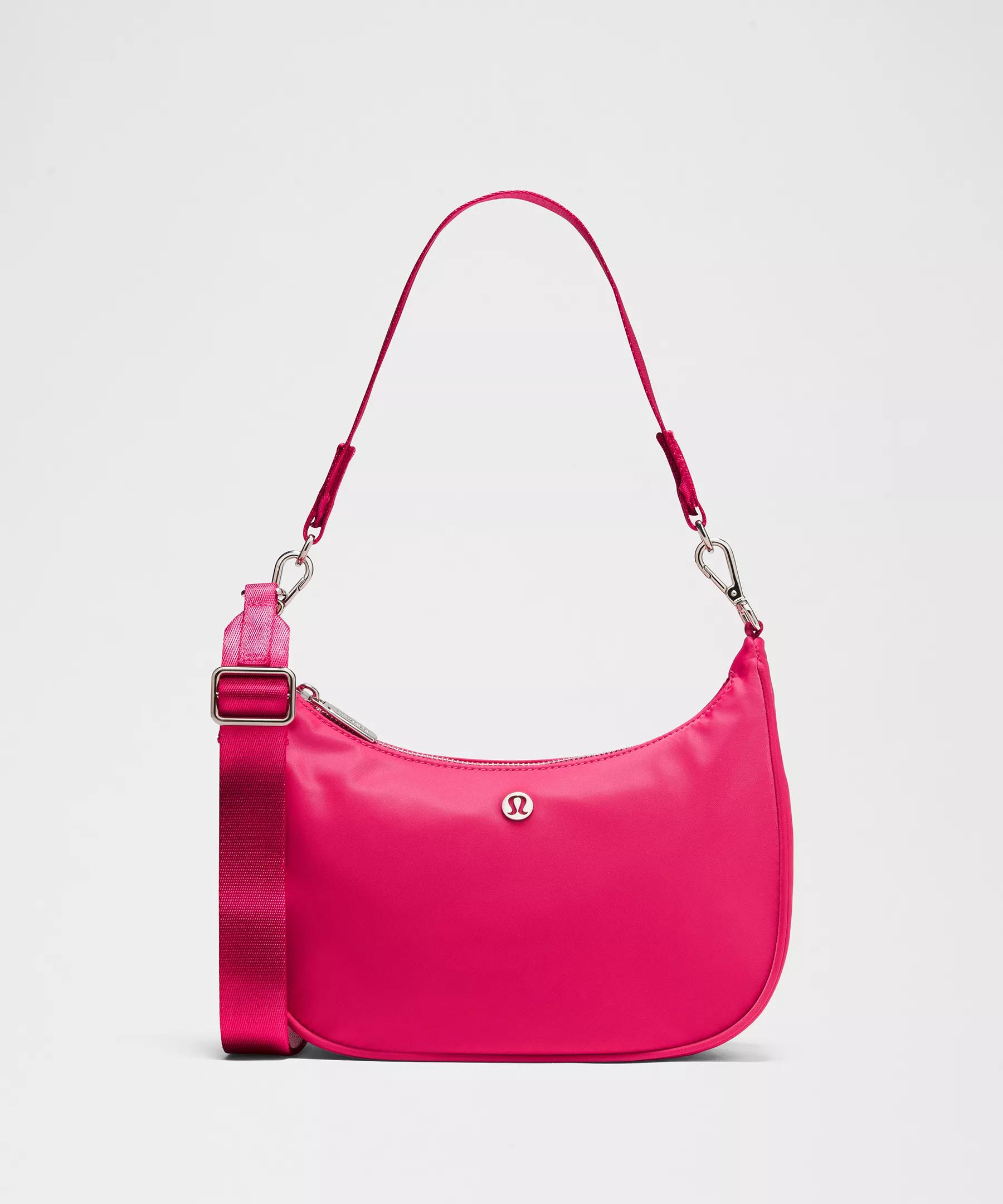 City Essentials Small Shoulder Bag 3L Product Image