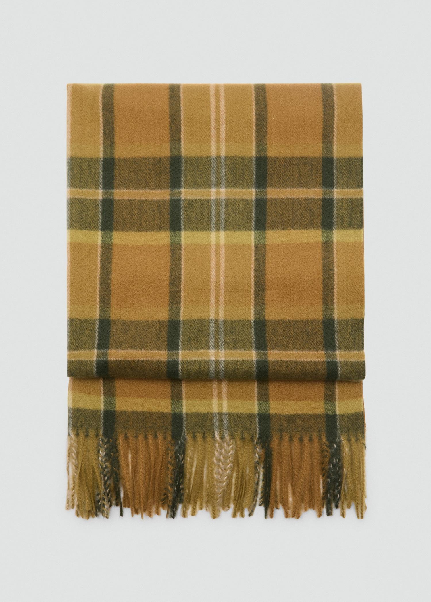 Check scarf with fringed ends - Women | MANGO USA Product Image