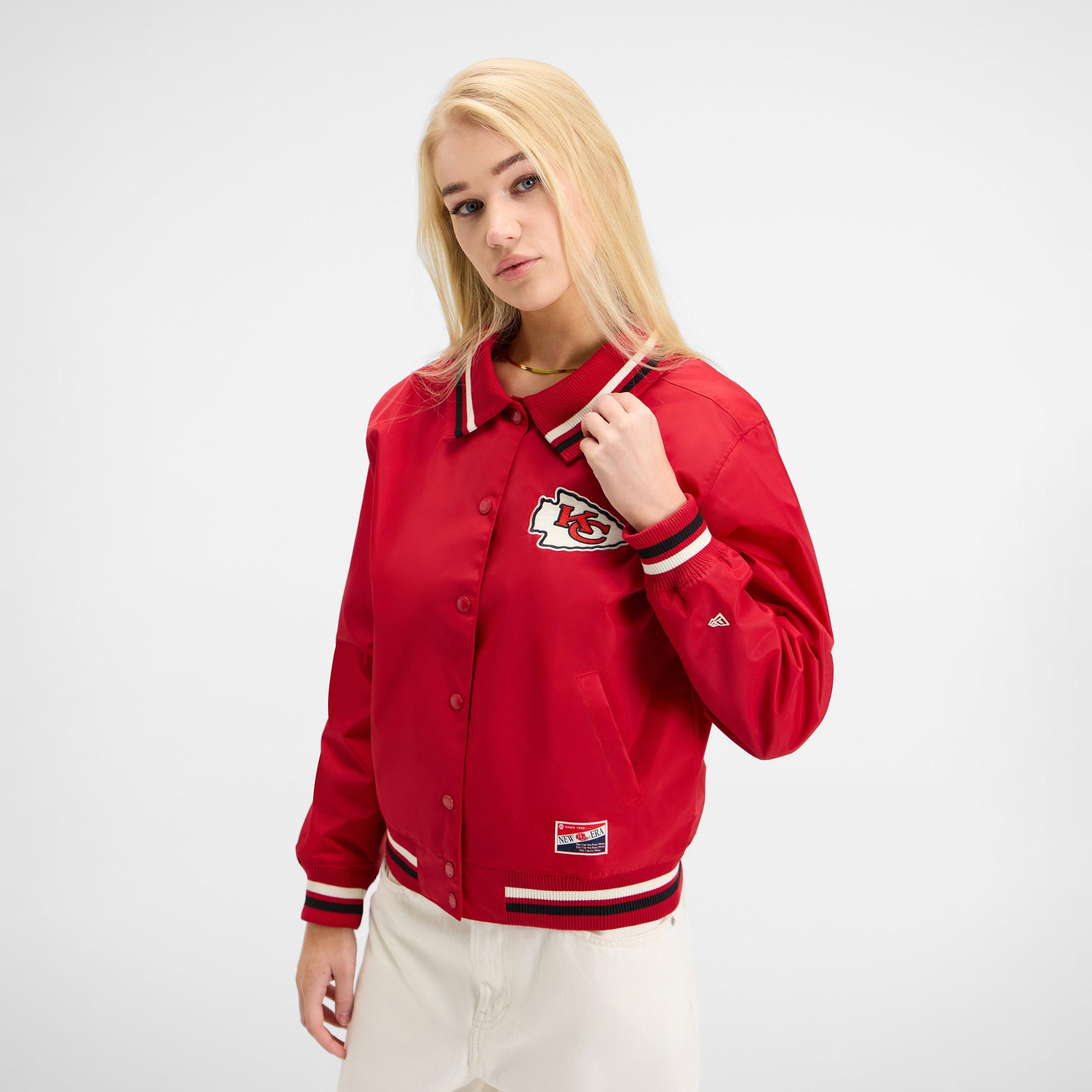 Chicago Bulls Throwback Women's Jacket Female Product Image