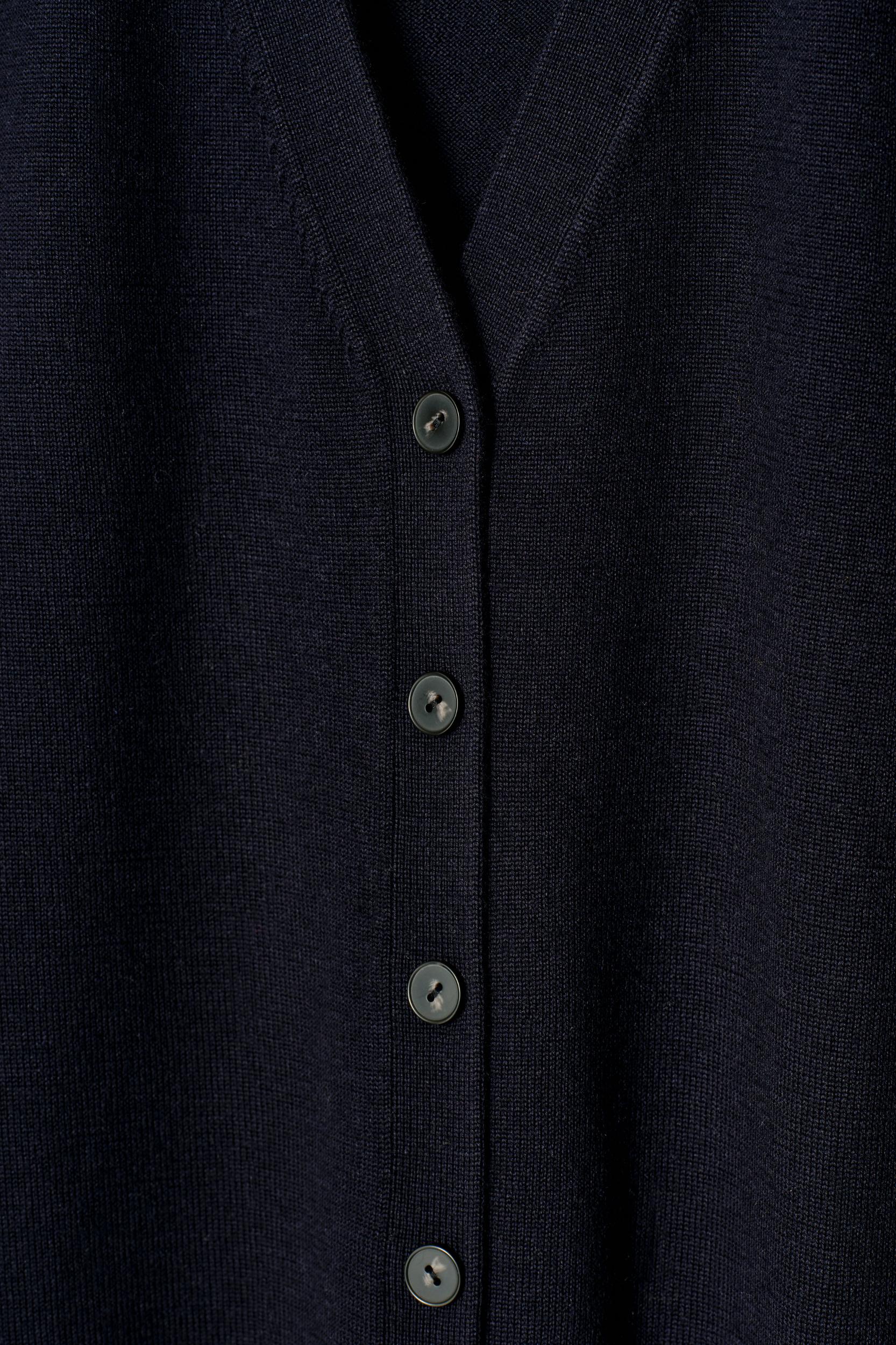 VNECK MERINO WOOL WAISTCOAT Product Image