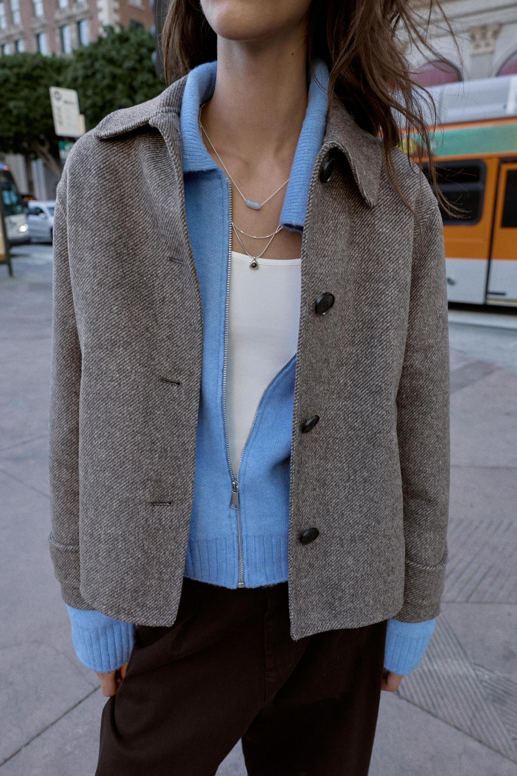 SHORT WOOL COAT Product Image