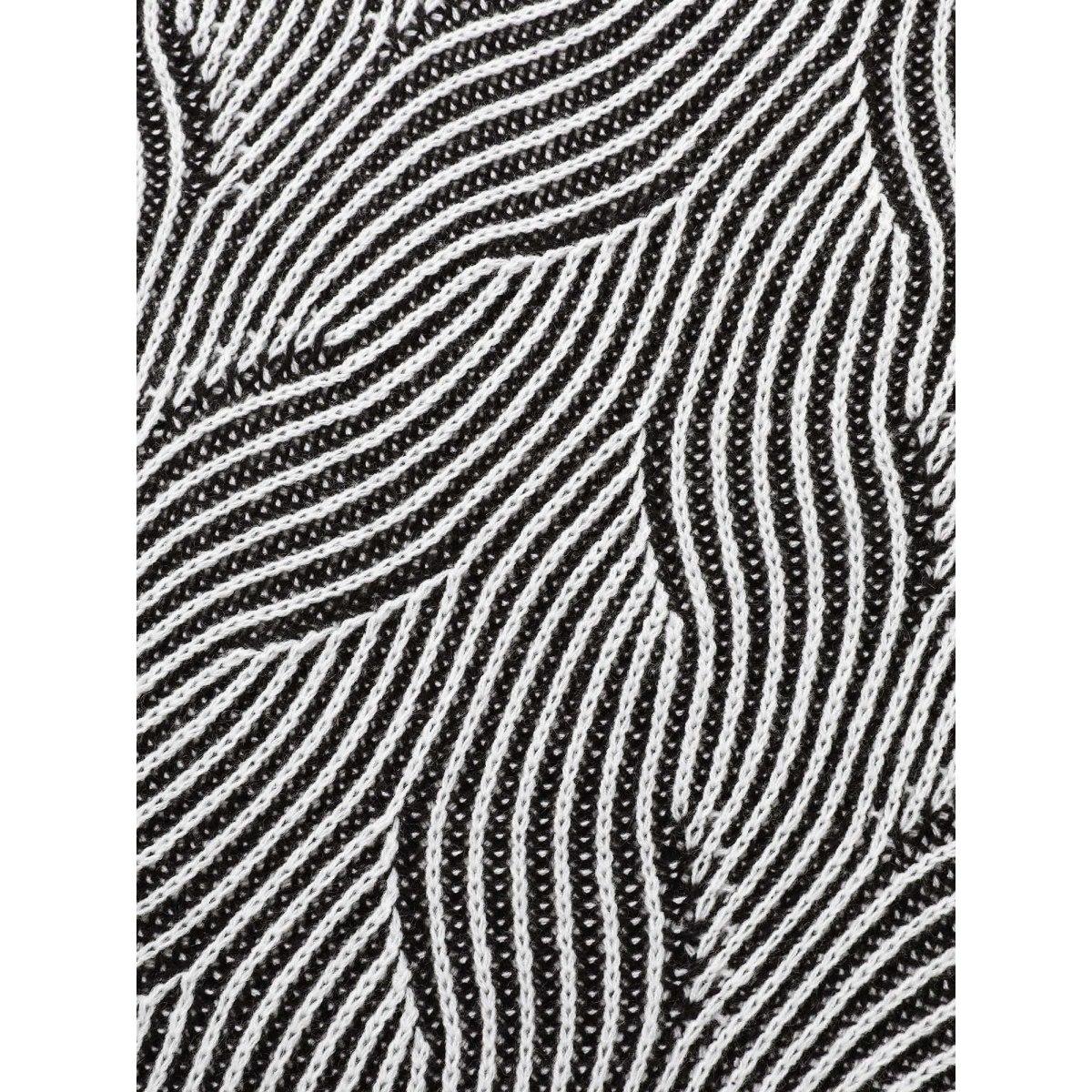 Plus Size Texture Contrast Round Neck Pullover Black Women Casual Loose Long Sleeve Round Neck Everyday Pullovers BloomChic 12/L Product Image