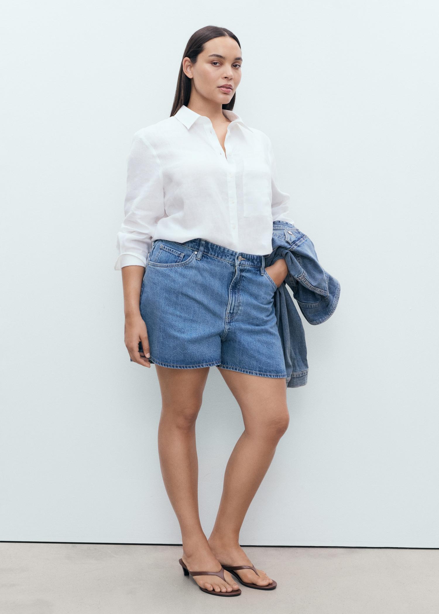 High-waisted straight-fit denim shorts - Women | MANGO USA Product Image