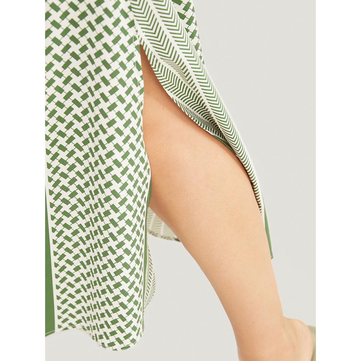 Plus Size Geometric Contrast Wrap Pocket Shirred Split Dress Green Women Vacation Pocket V-neck Short sleeve Curvy Midi Dress BloomChic 10/M Product Image