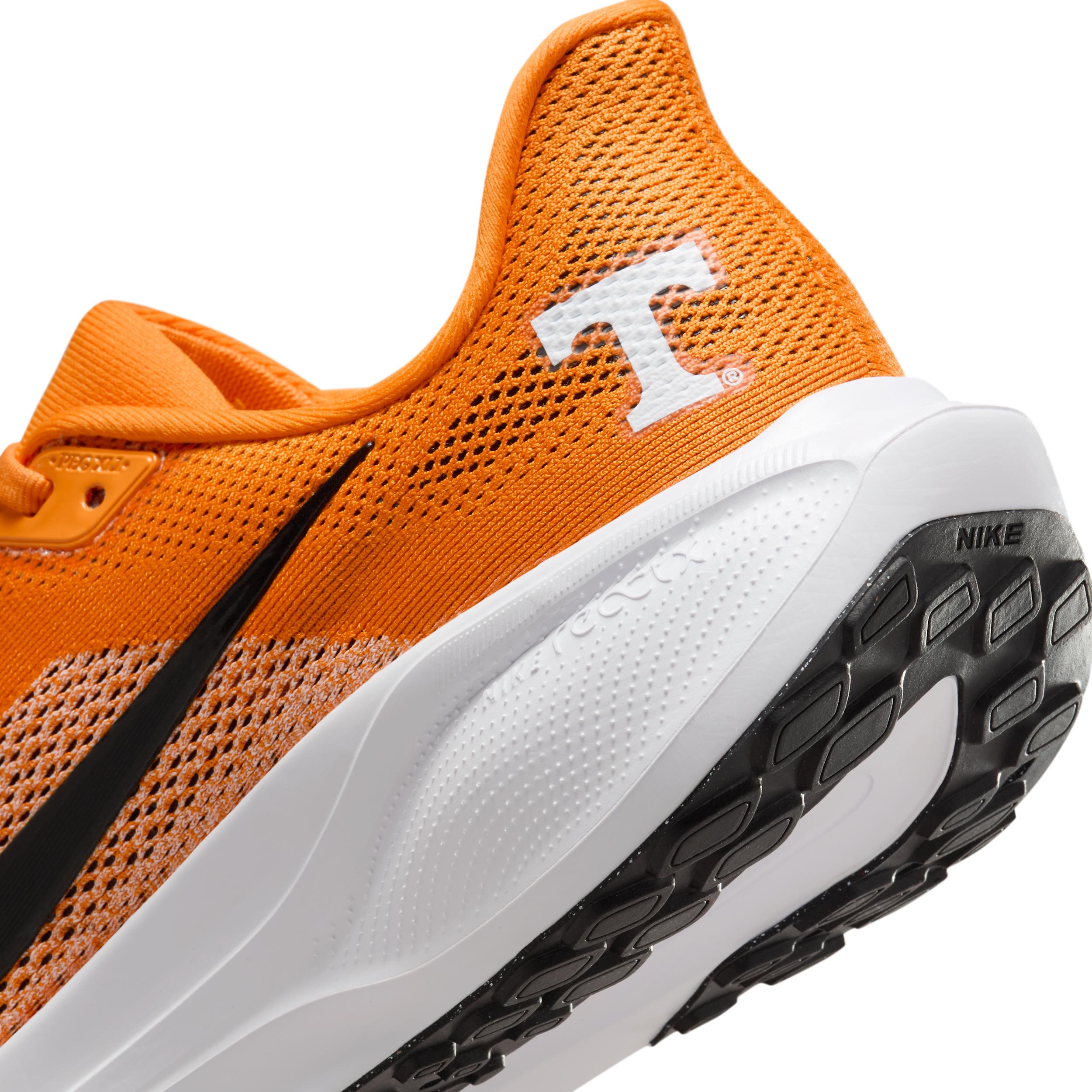 Tennessee Pegasus 41 Men's Nike College Road Running Shoes Product Image