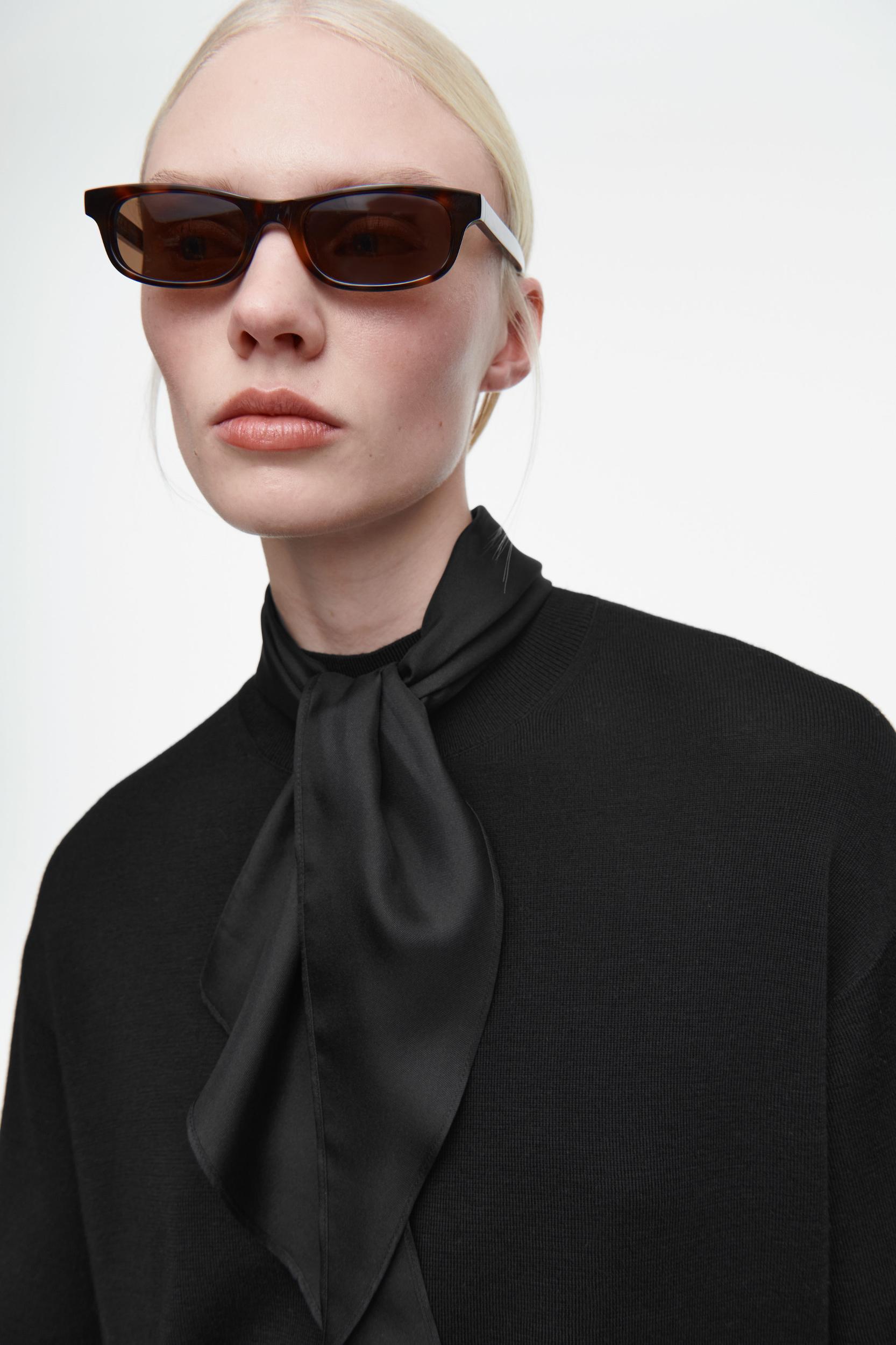 SCARF-DETAIL MERINO WOOL T-SHIRT Product Image