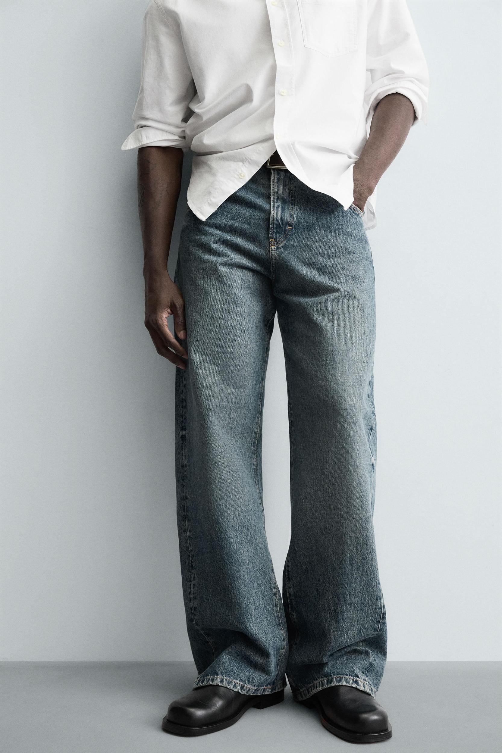 FLARE FIT JEANS Product Image