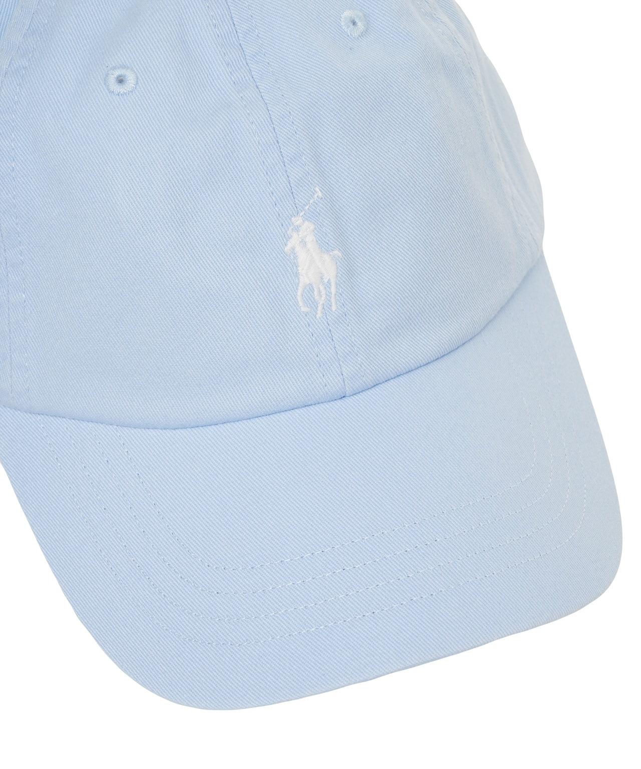 Baseball cap with logo embroidery Product Image