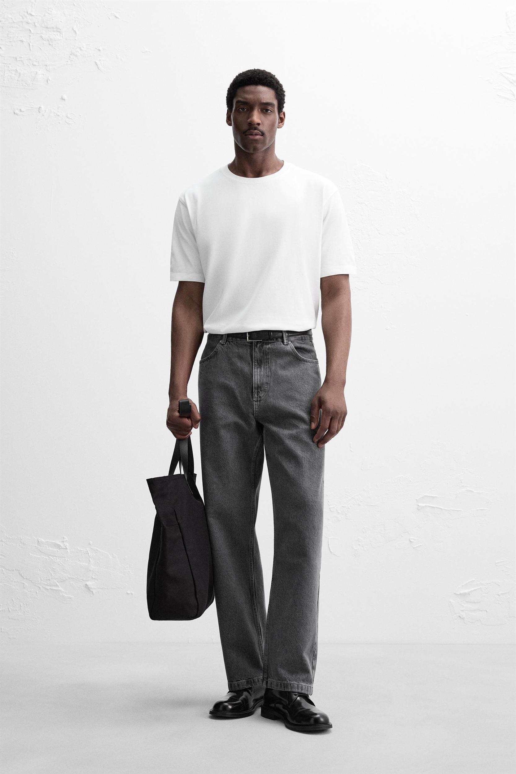 STRAIGHT FIT RELAXED JEANS Product Image