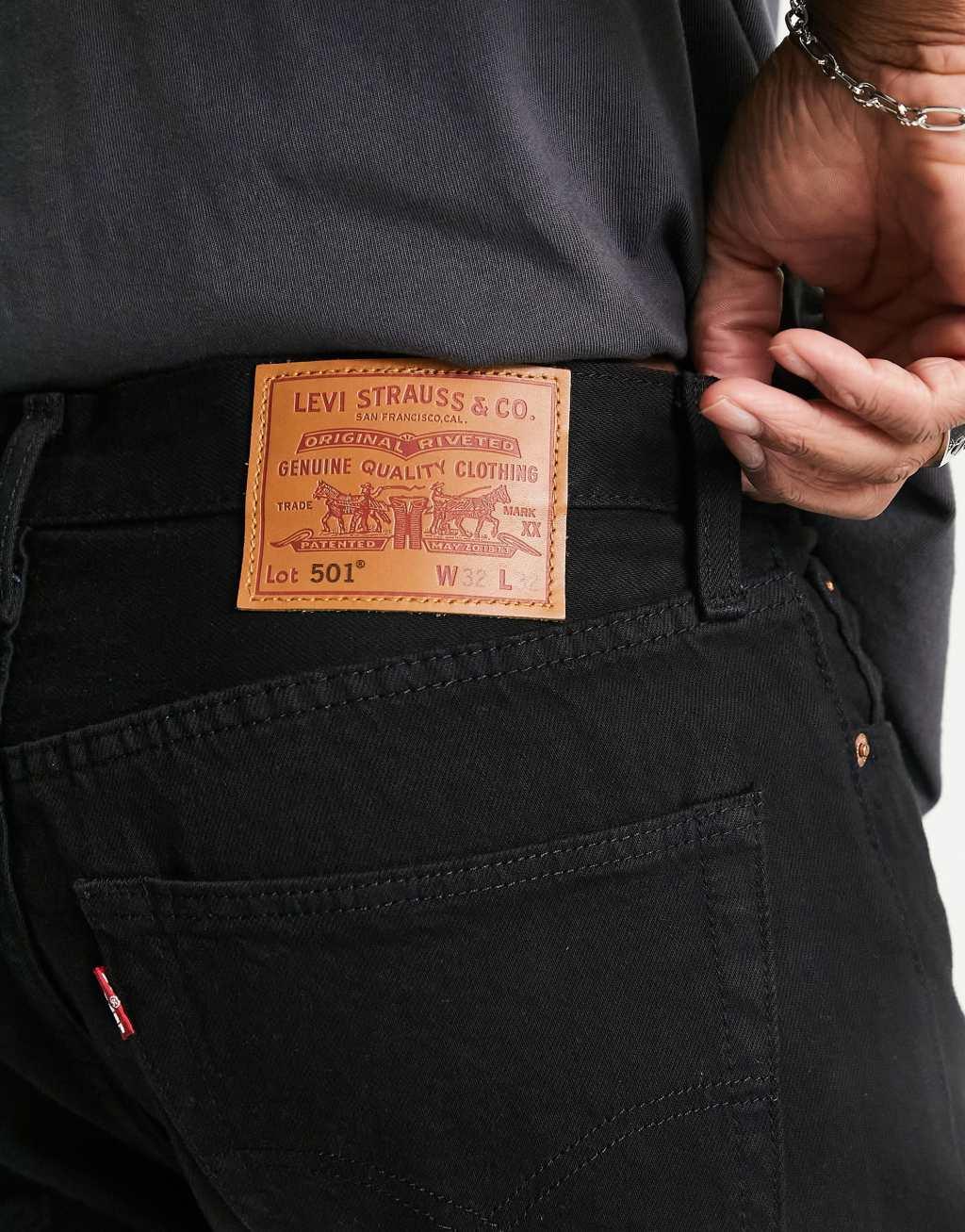 Levi's 501 original fit jeans in black Product Image