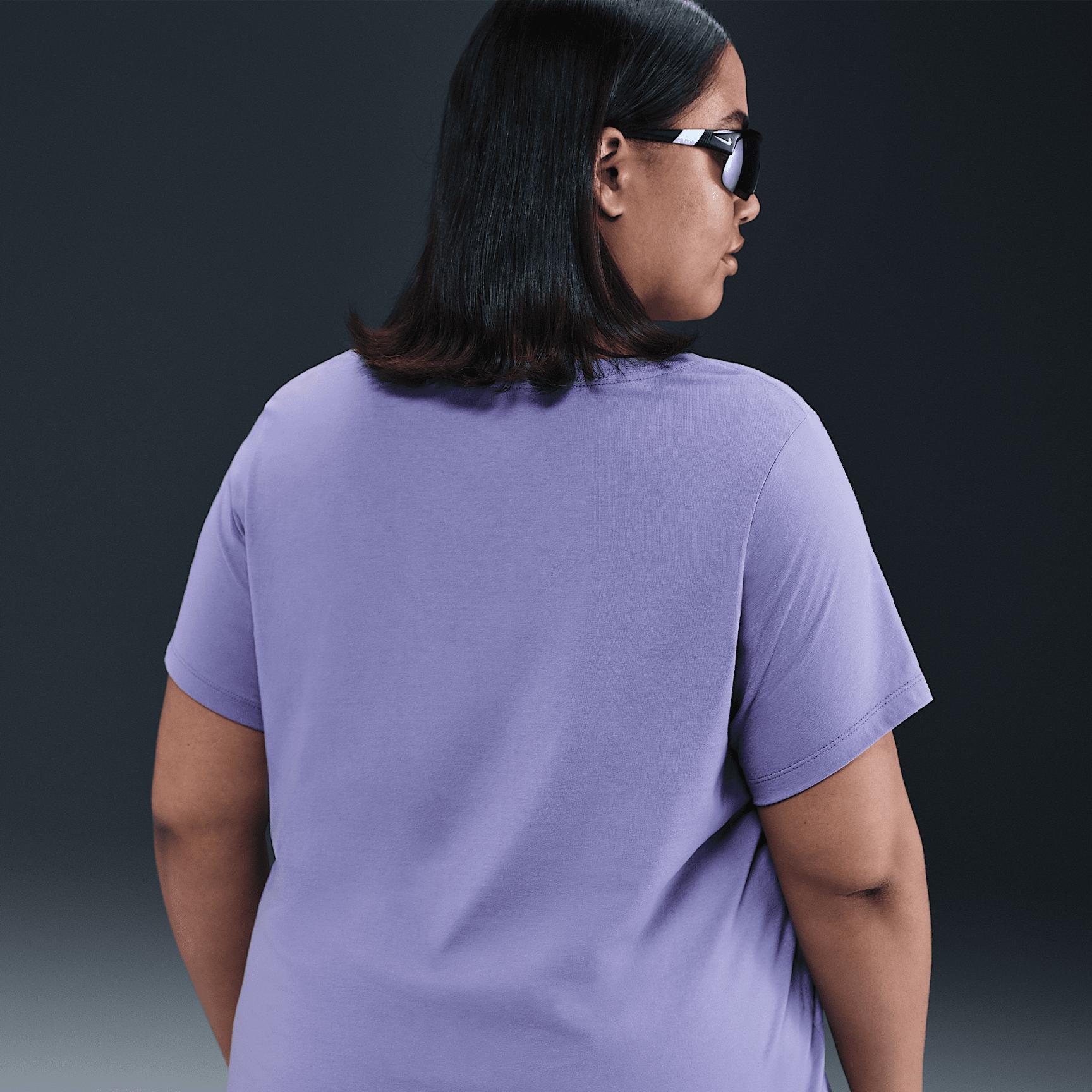 Nike Sportswear Essentials Women's Logo T-Shirt (Plus Size) Product Image
