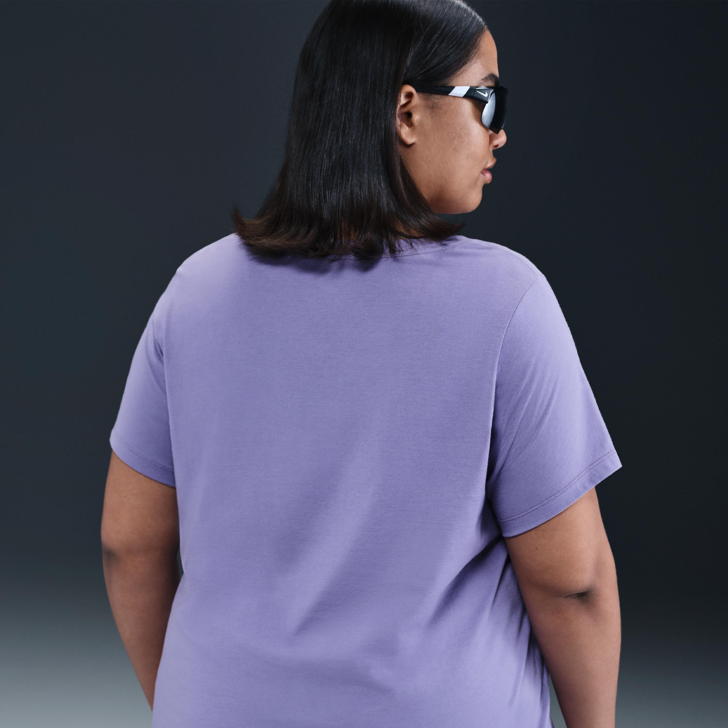 Nike Sportswear Essentials Women's Logo T-Shirt (Plus Size) Product Image