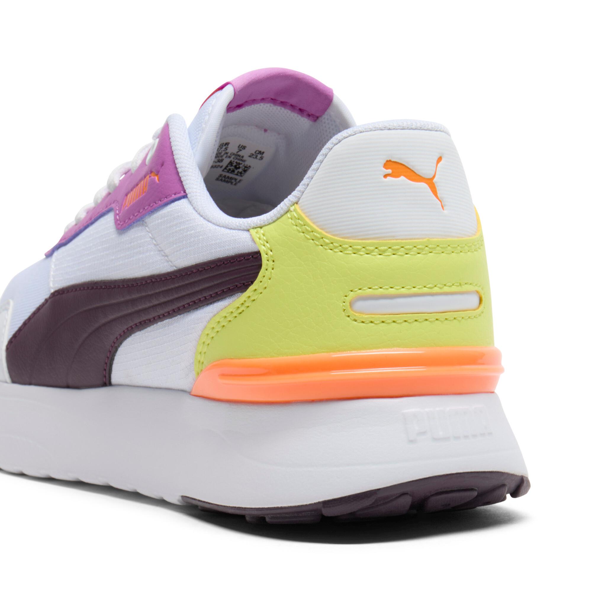 R78 Voyage Women's Sneakers Product Image