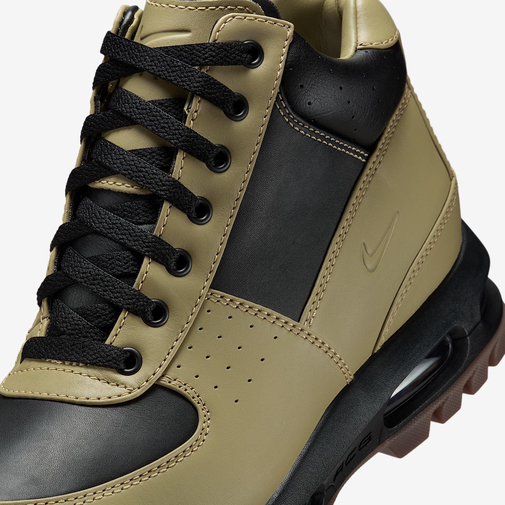 Nike Men's Air Max Goadome Boots Product Image