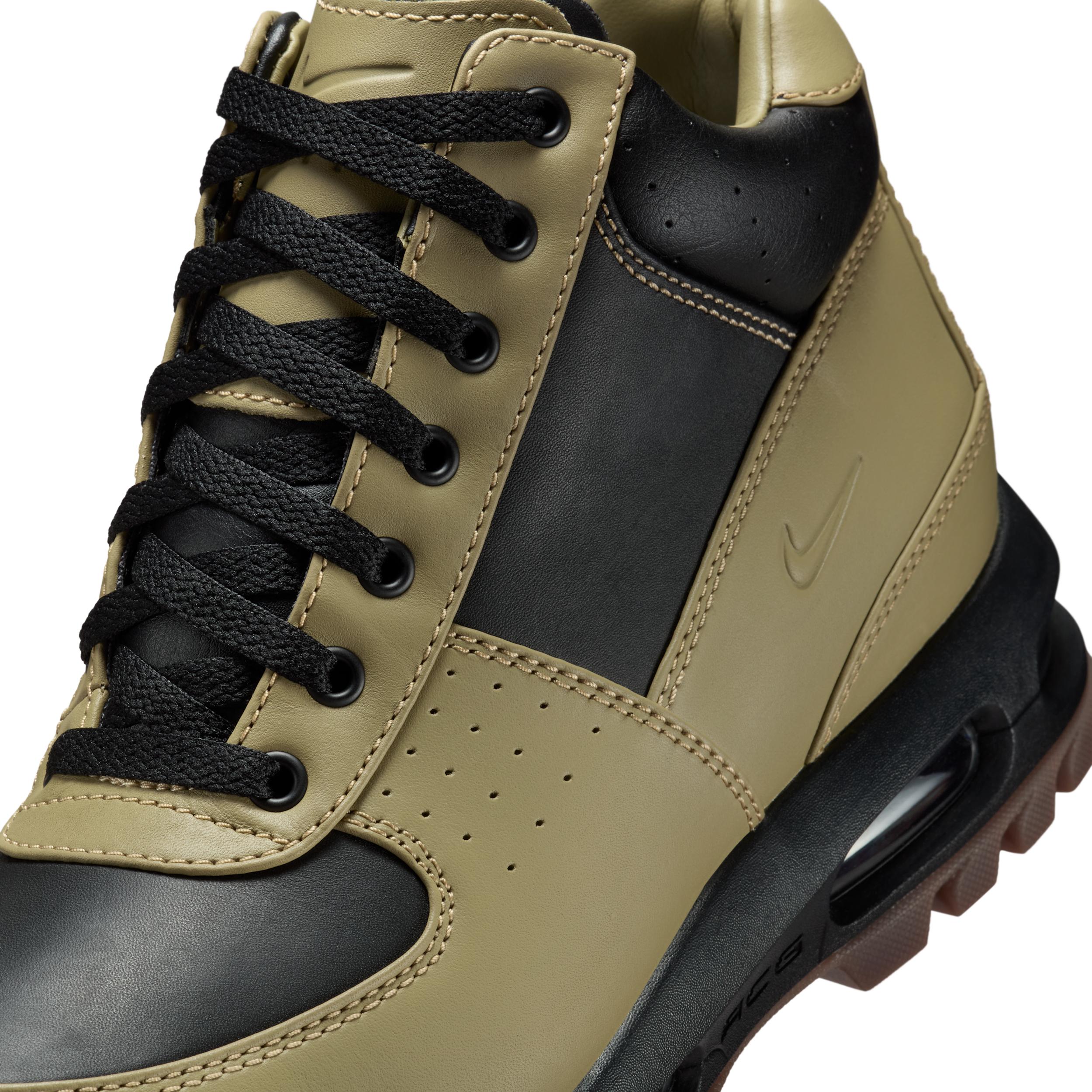 Nike Men's Air Max Goadome Boots Product Image