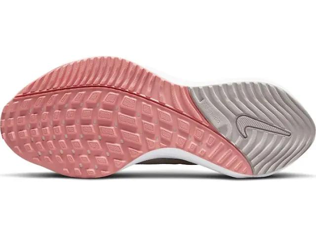 Women's | Nike Air Zoom Vomero 16 Product Image