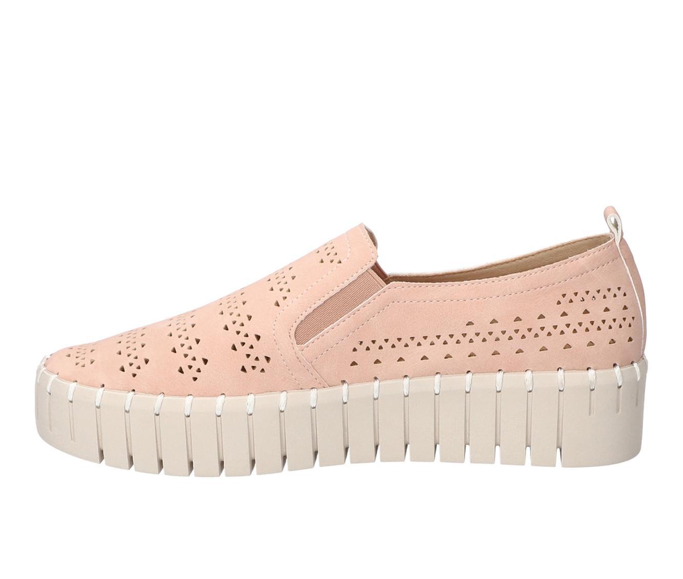 Women's Easy Street Peppy Sneakers Product Image