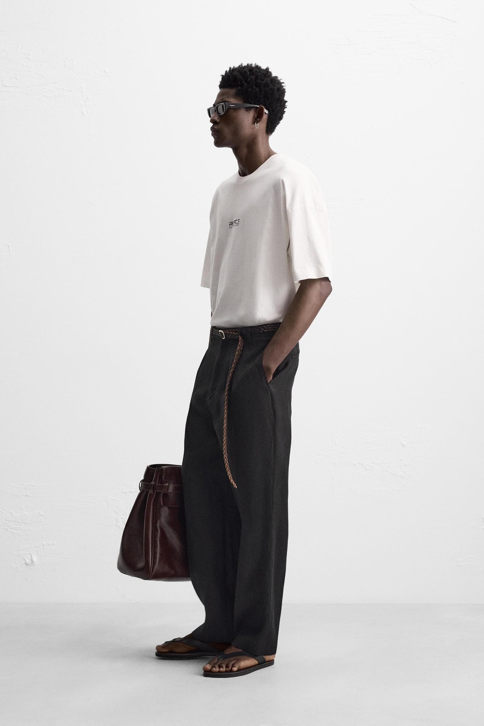 GRAPHIC PRINT T-SHIRT Product Image