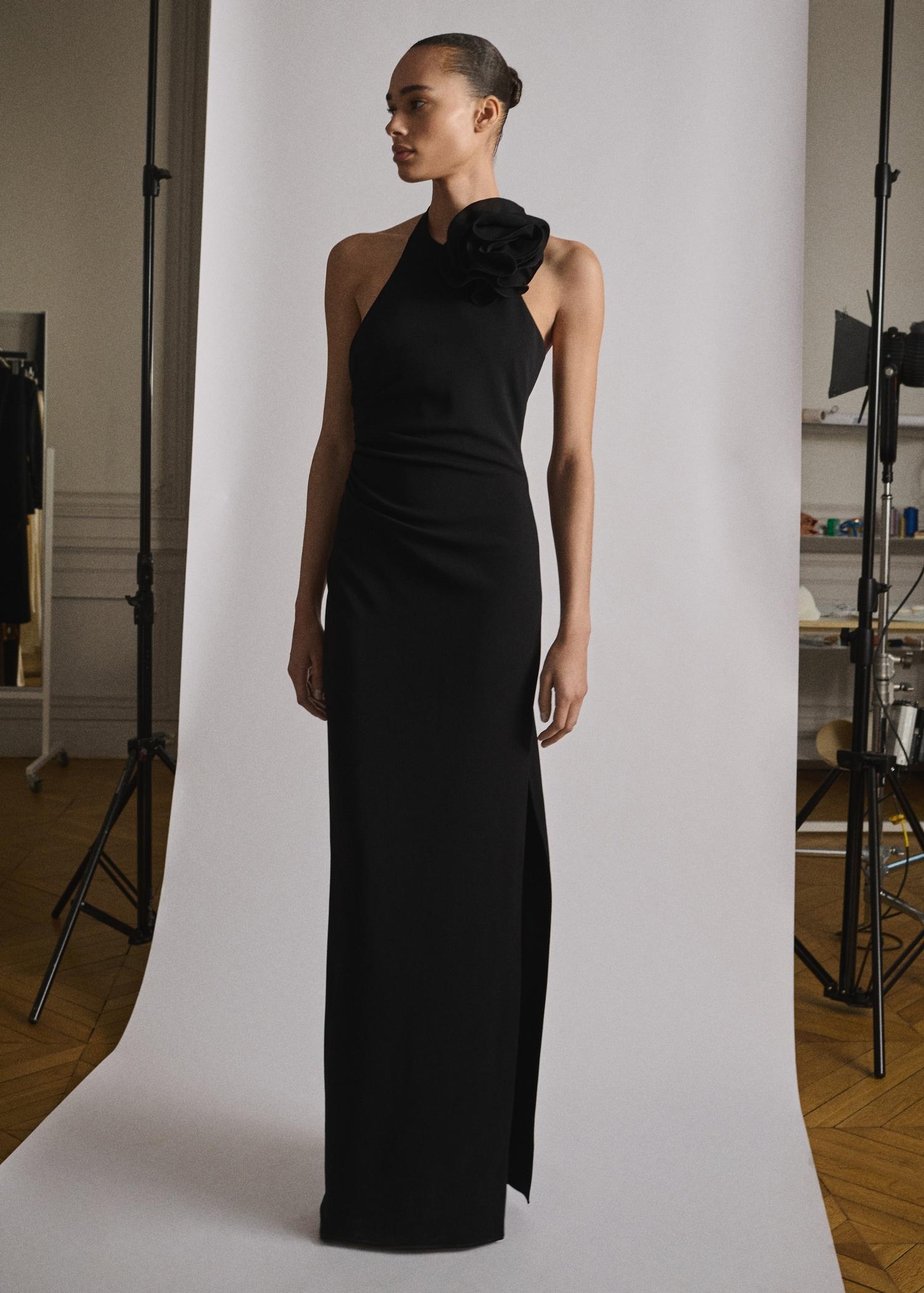 Draped halter-neck dress with flower motif - Women | MANGO USA Product Image