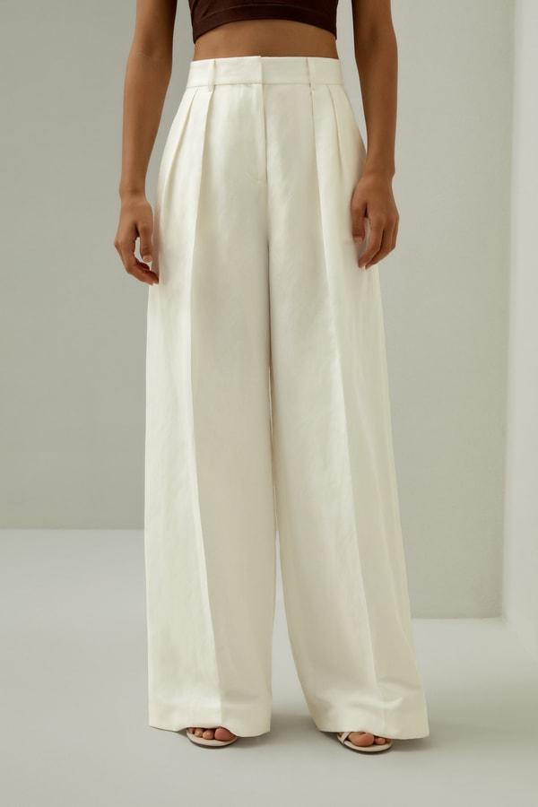 Front-Pleated Silk-Linen Blend Trousers Product Image