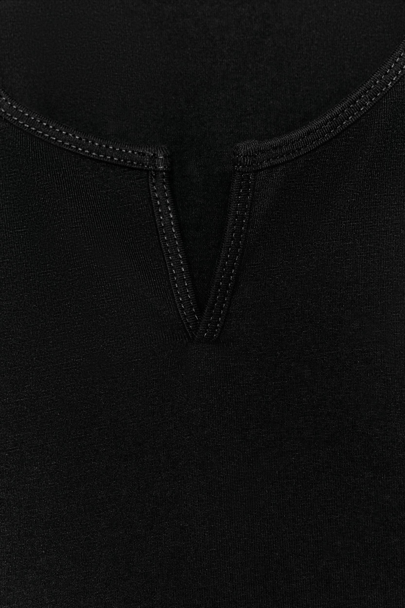 OPENING DETAIL CROP TOP Product Image