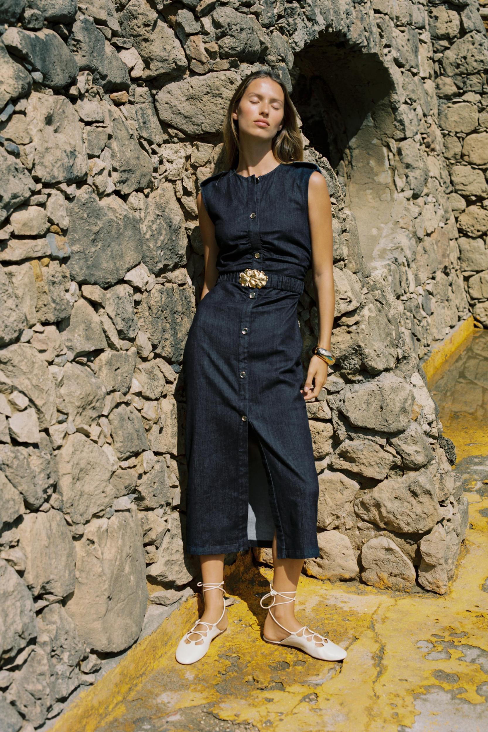 Z1975 BELTED DRAPED DENIM MIDI DRESS Product Image