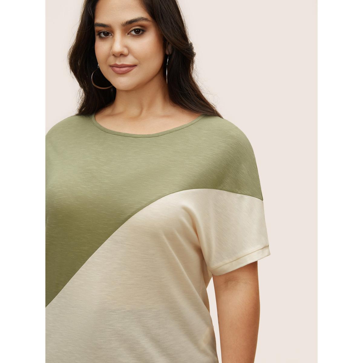 Plus Size Two Tone Heather Batwing Sleeve T-shirt ArmyGreen Women Casual Contrast Round Neck Everyday T-shirts BloomChic 30/6X Product Image