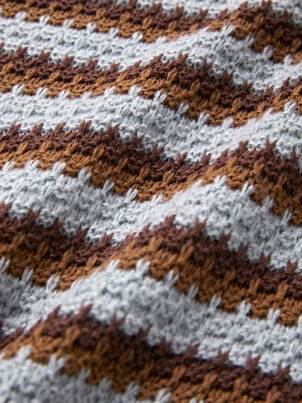 Men's Vintage Striped Crew Neck Knit Sweater Product Image