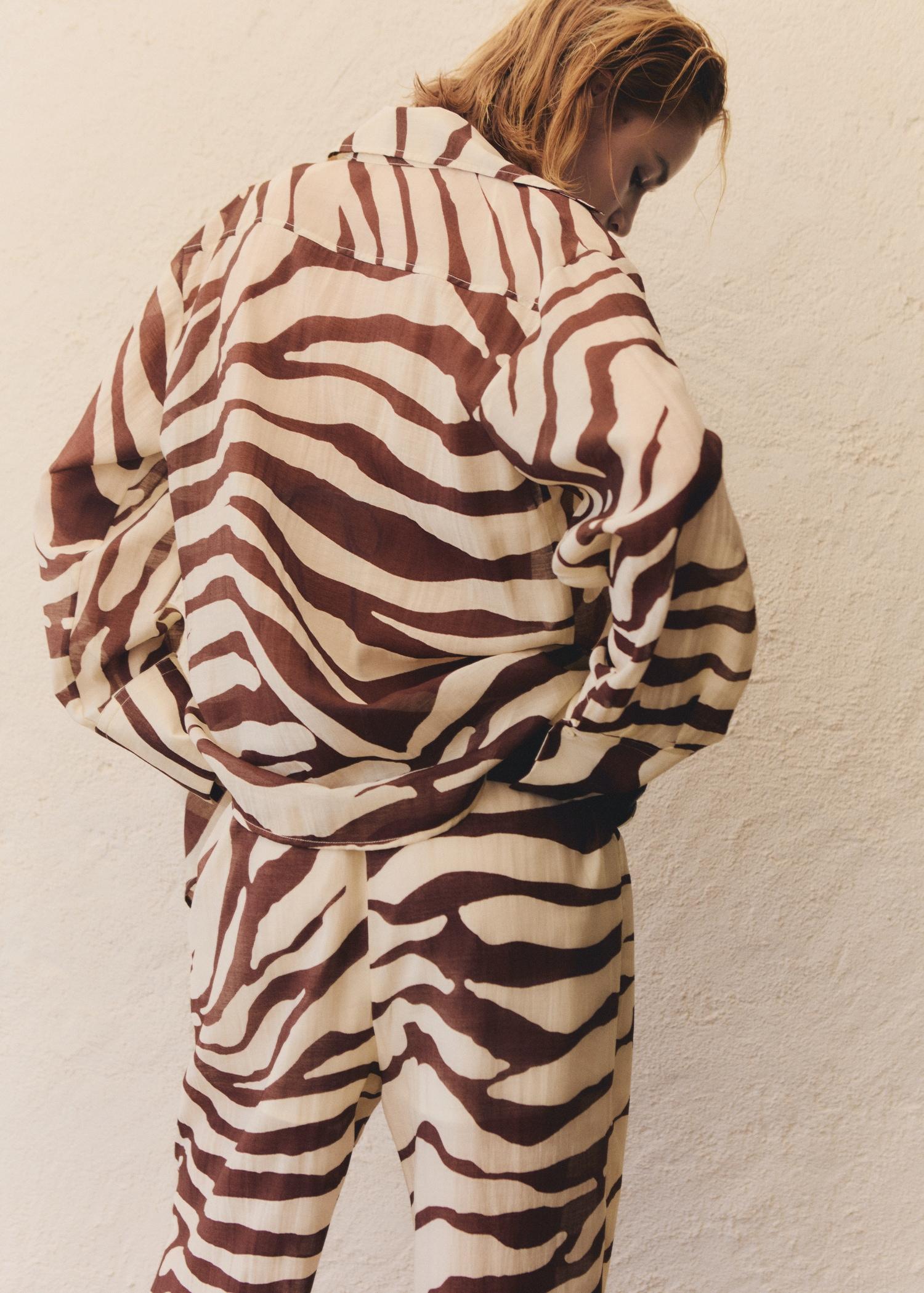 Flowy zebra printed shirt - Women | MANGO USA Product Image