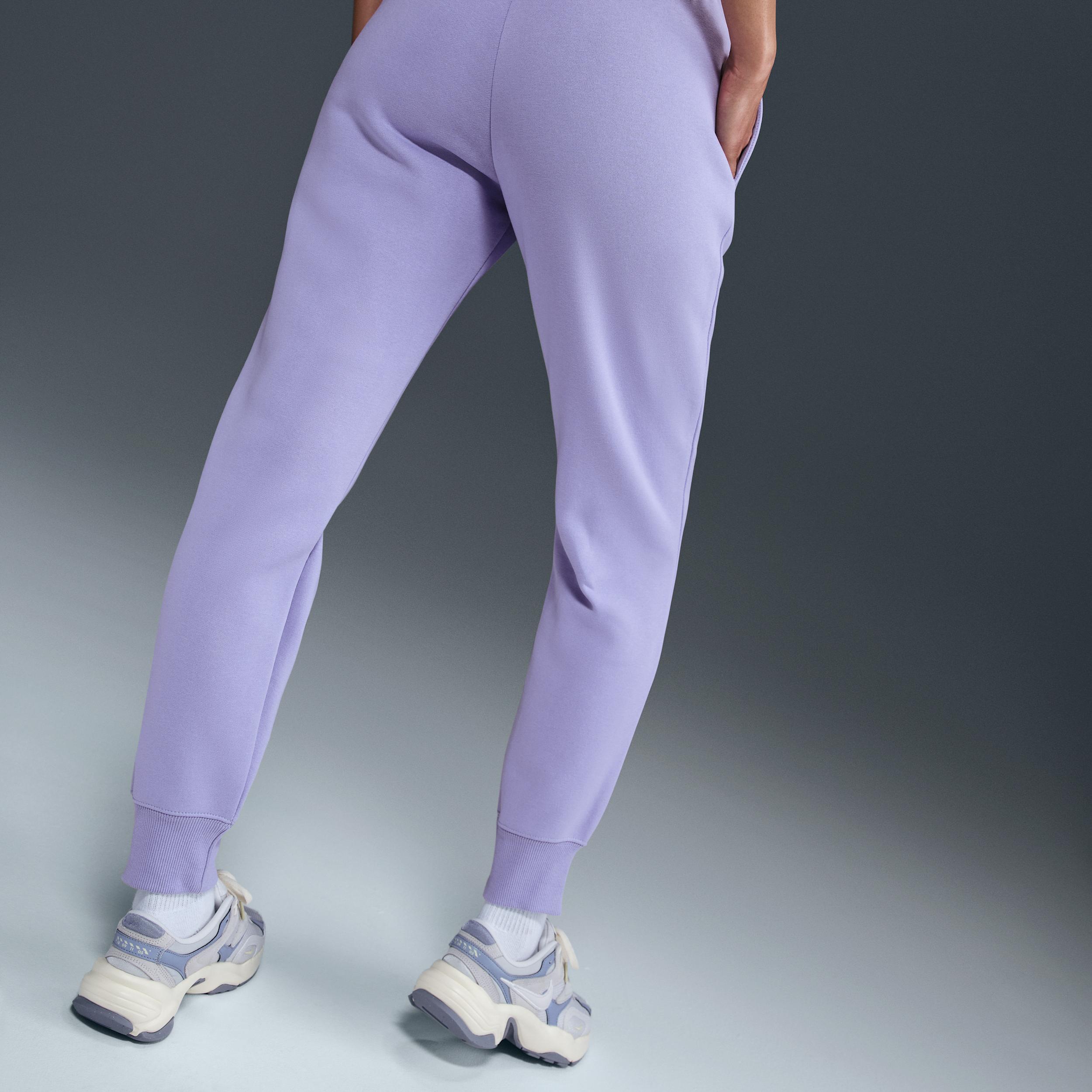 Women's Nike Sportswear Phoenix Fleece Mid-Rise Sweatpants Product Image