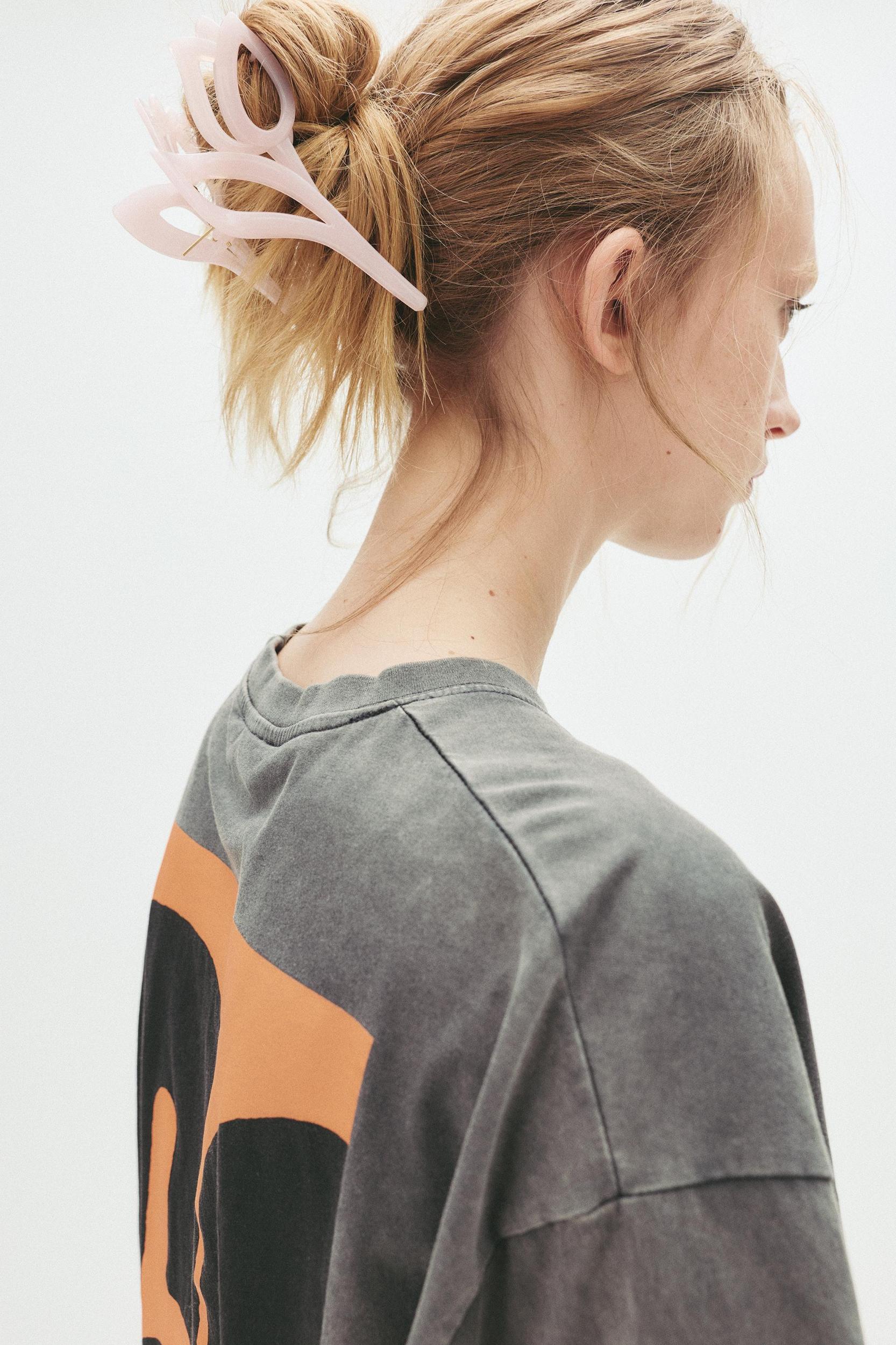 Floral hair clip Product Image