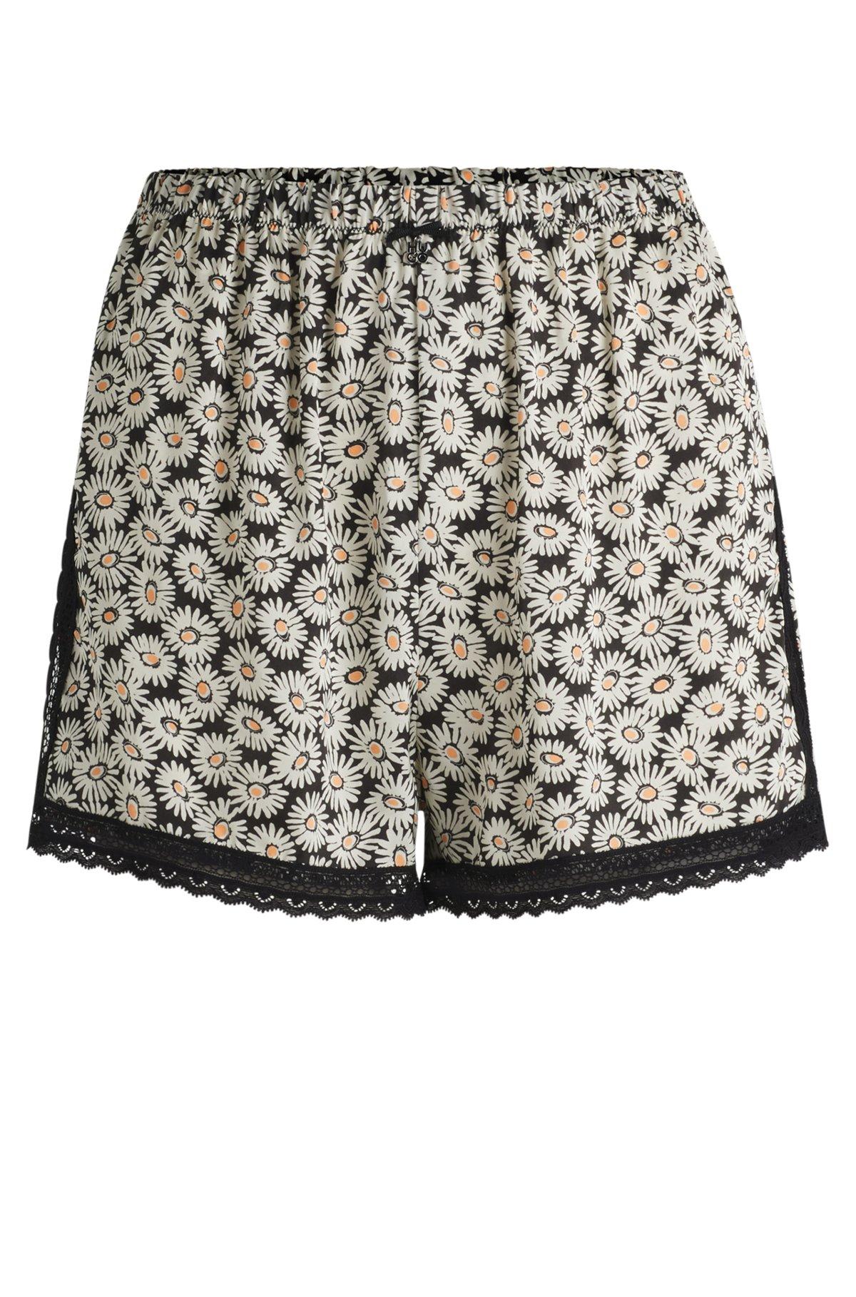 Lace-trim pajama shorts in satin Product Image
