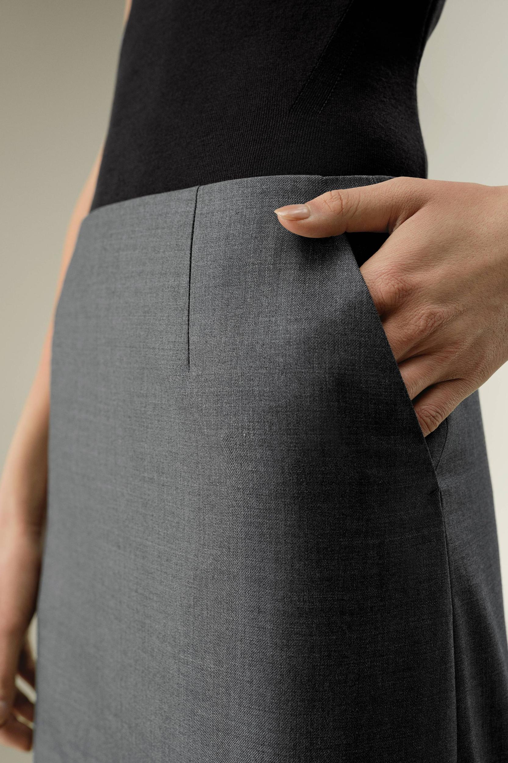 LILYSILK Wool Pencil Skirt - Female - Black Wool Silk - Effortless Femininity Straight Design Skirt 4 Product Image