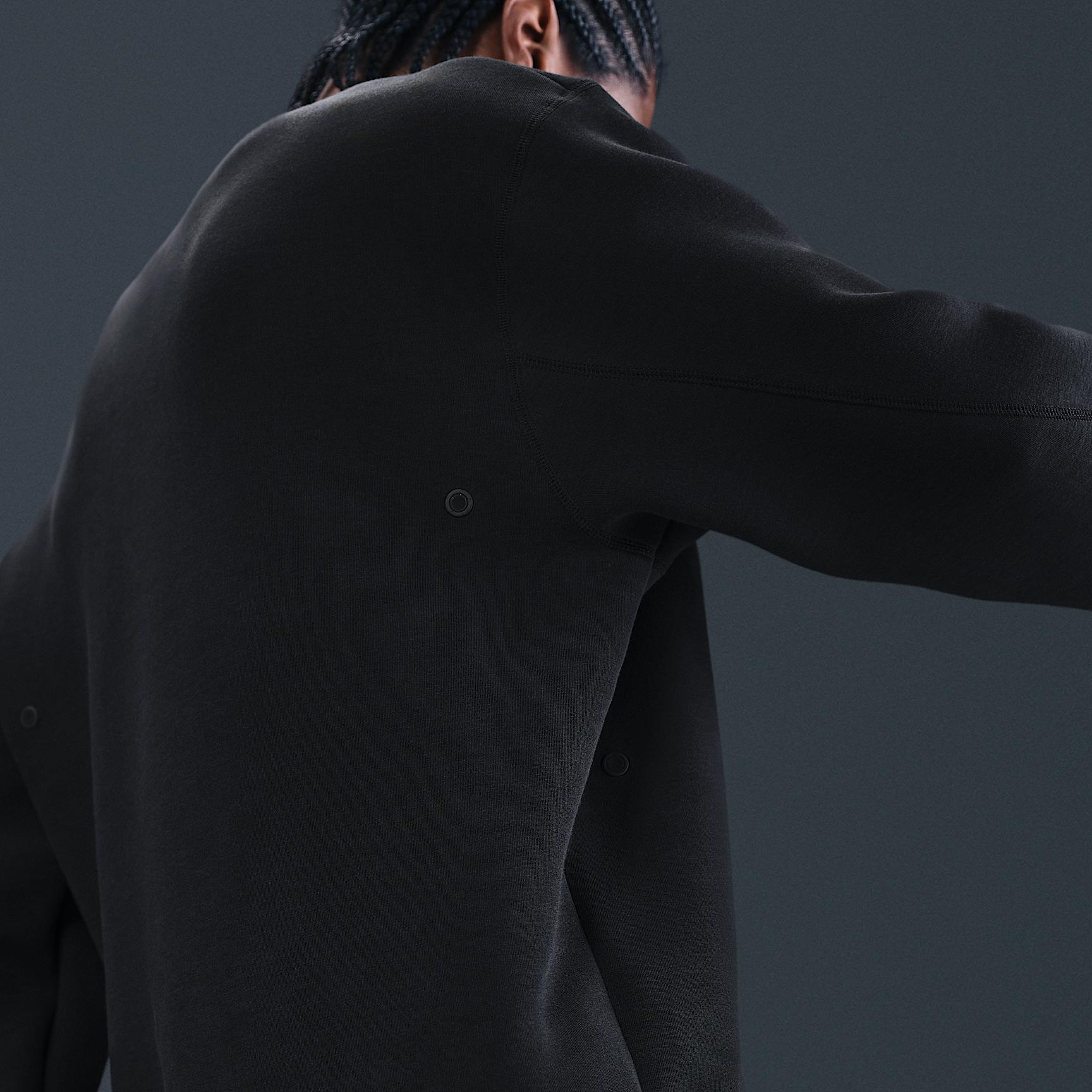 Nike Men's Tech Fleece Loose Fit Crew Product Image