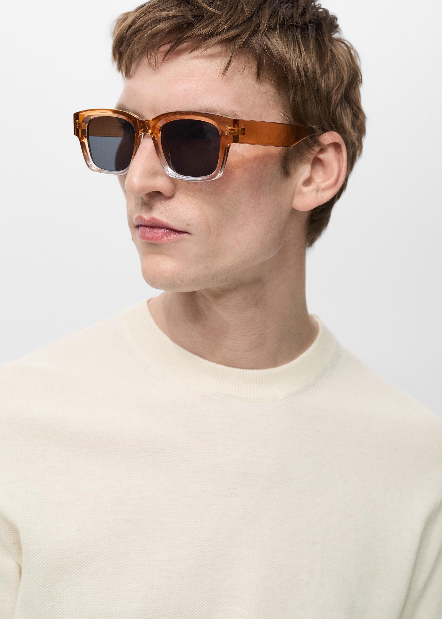 Cotton fine-knit t-shirt - Men | MANGO USA Product Image