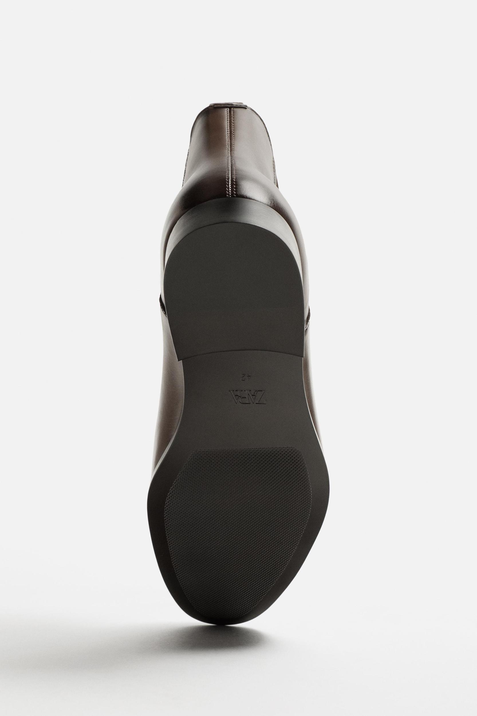 POINTED TOE CHELSEA BOOTS Product Image