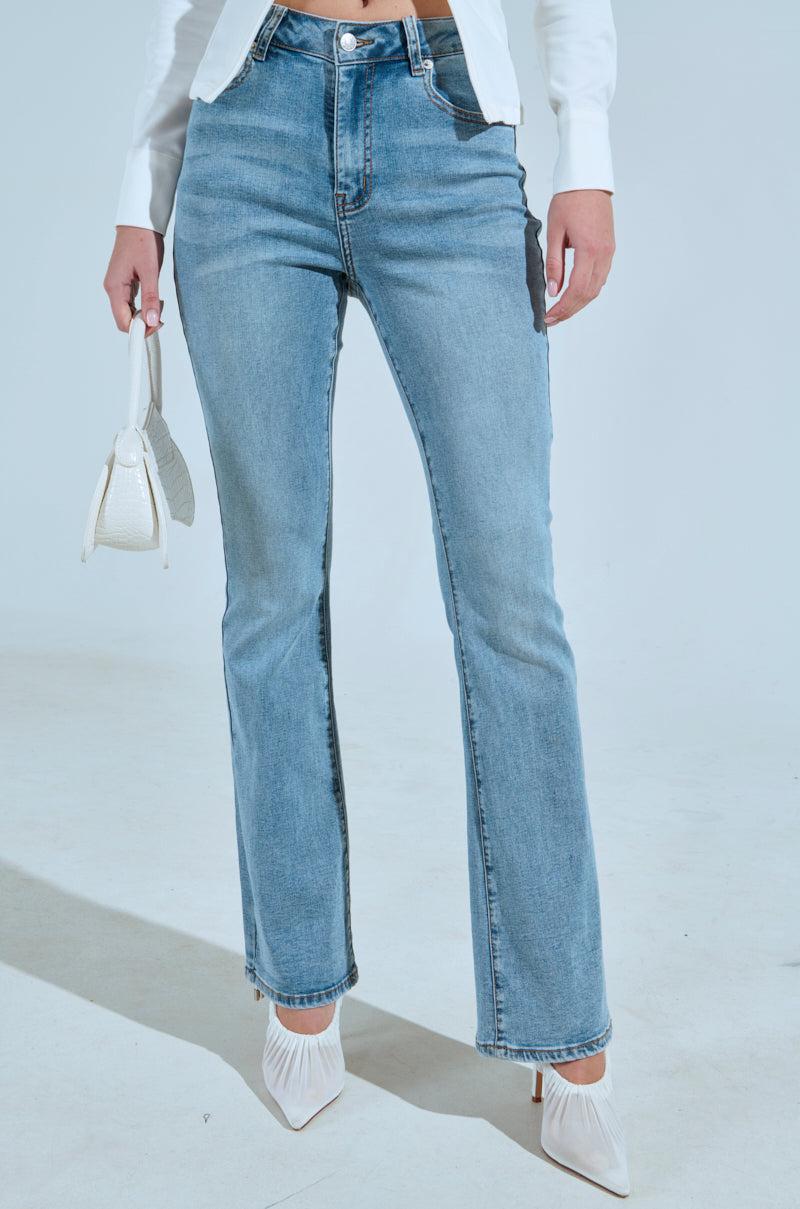 FLEX FIT MEDIUM WASH BOOT CUT Product Image